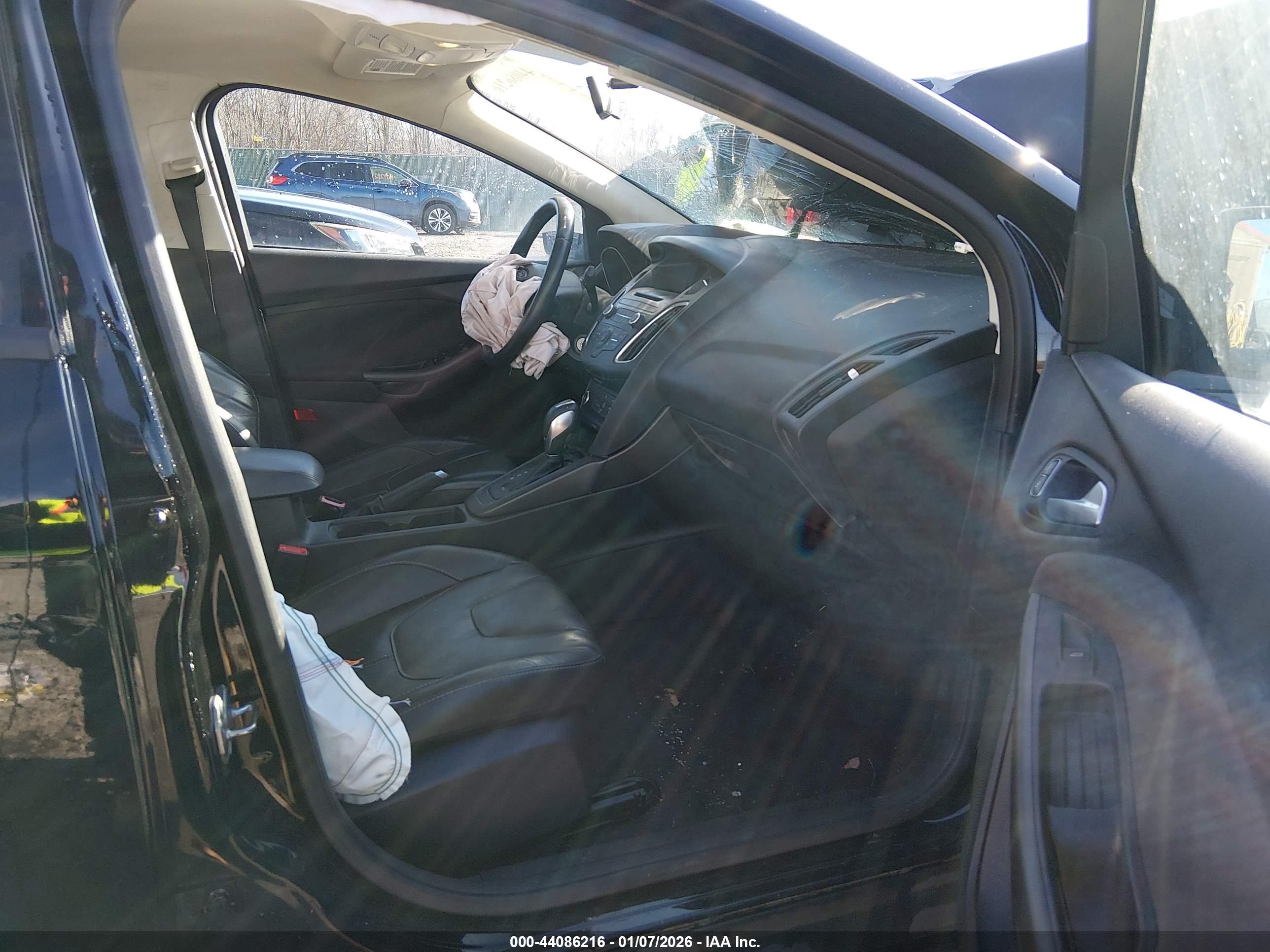 FORD FOCUS image 5