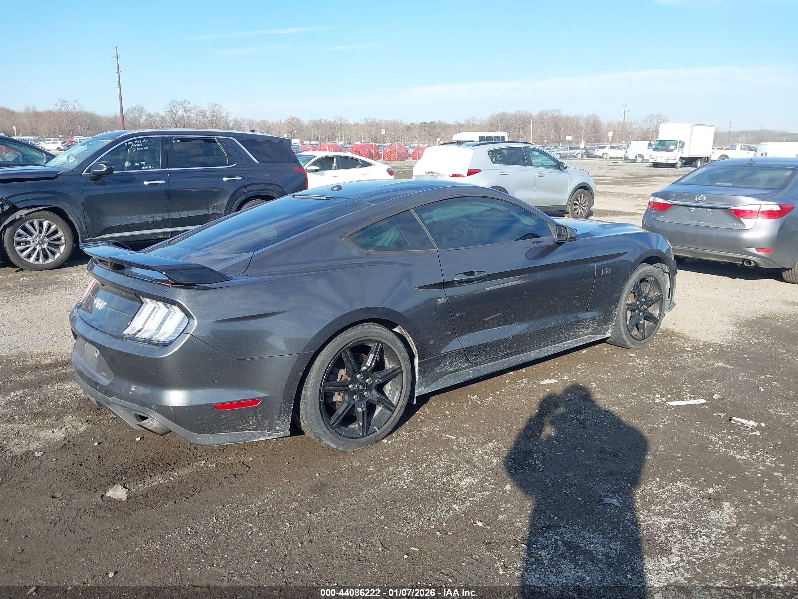 FORD MUSTANG image 4
