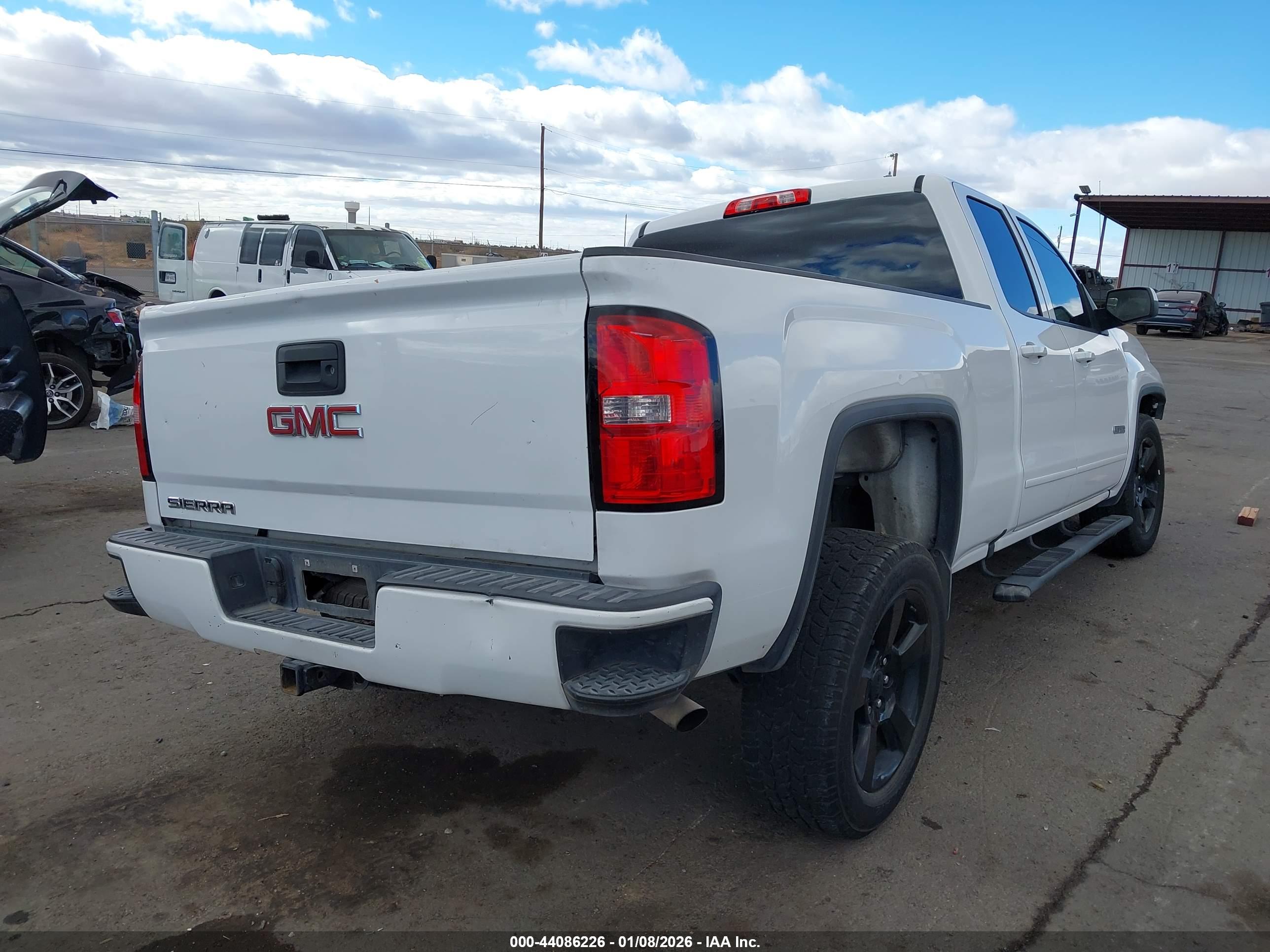 GMC SIERRA image 4