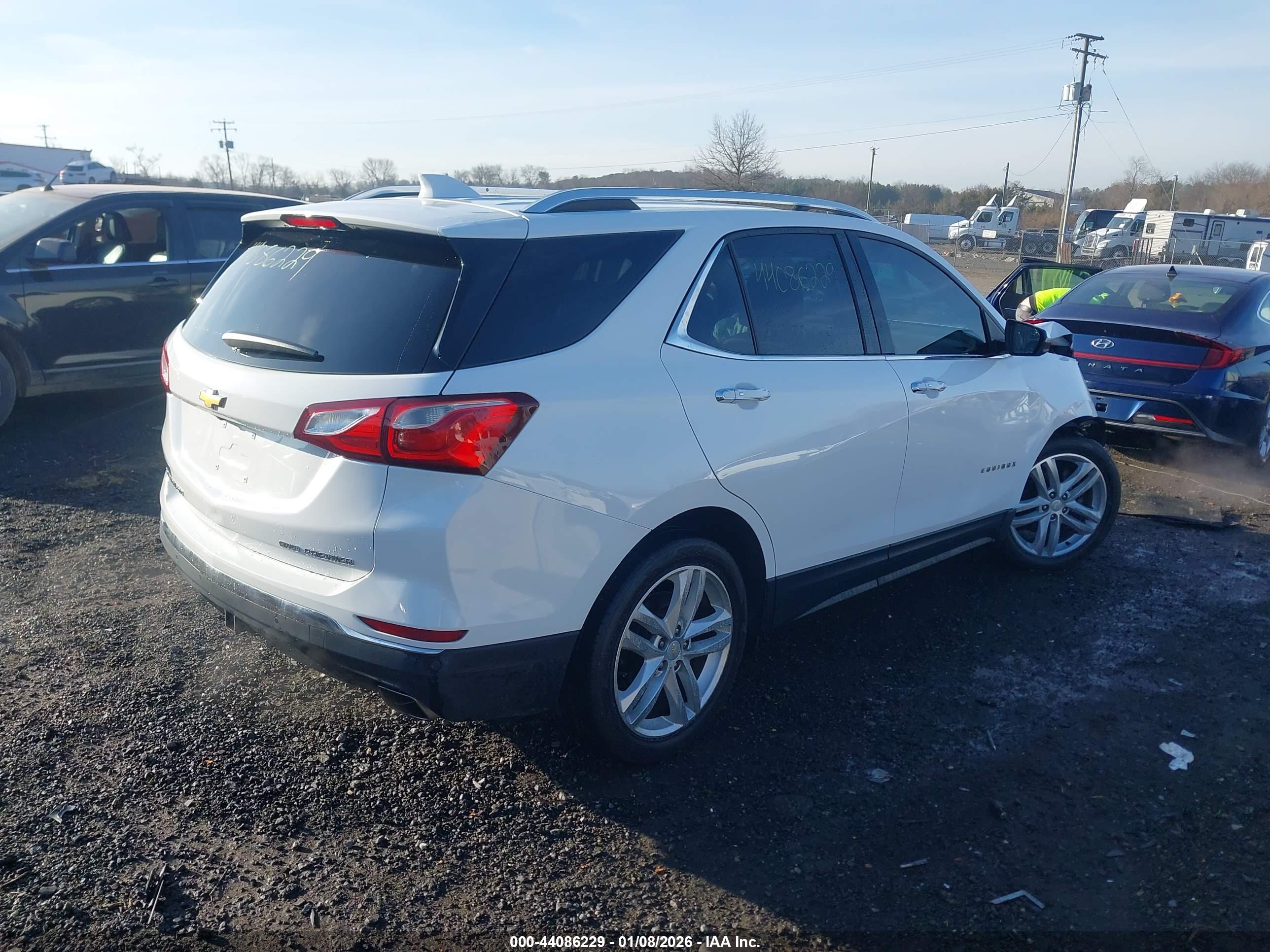 CHEVROLET EQUINOX image 4