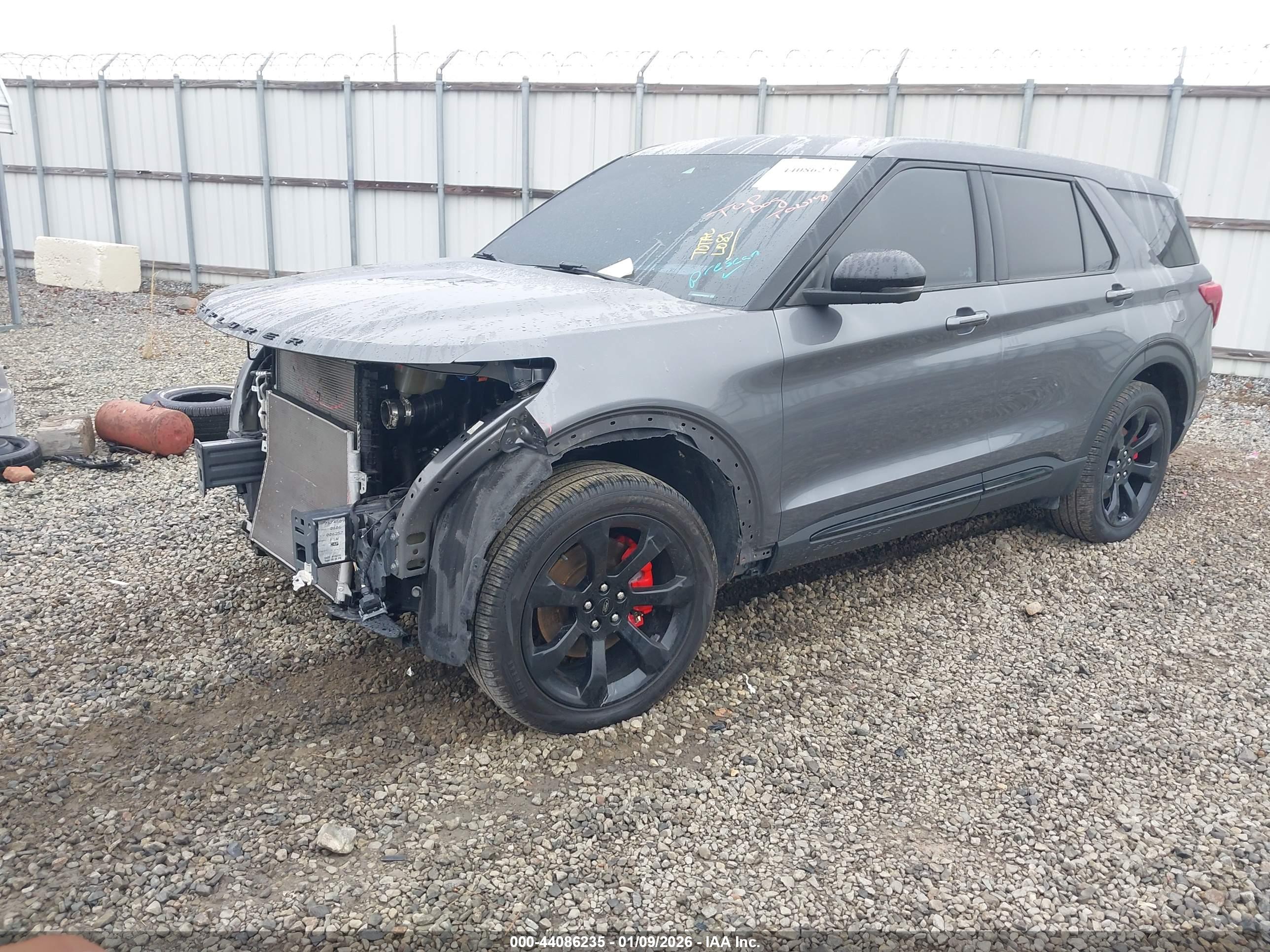 FORD EXPLORER image 2