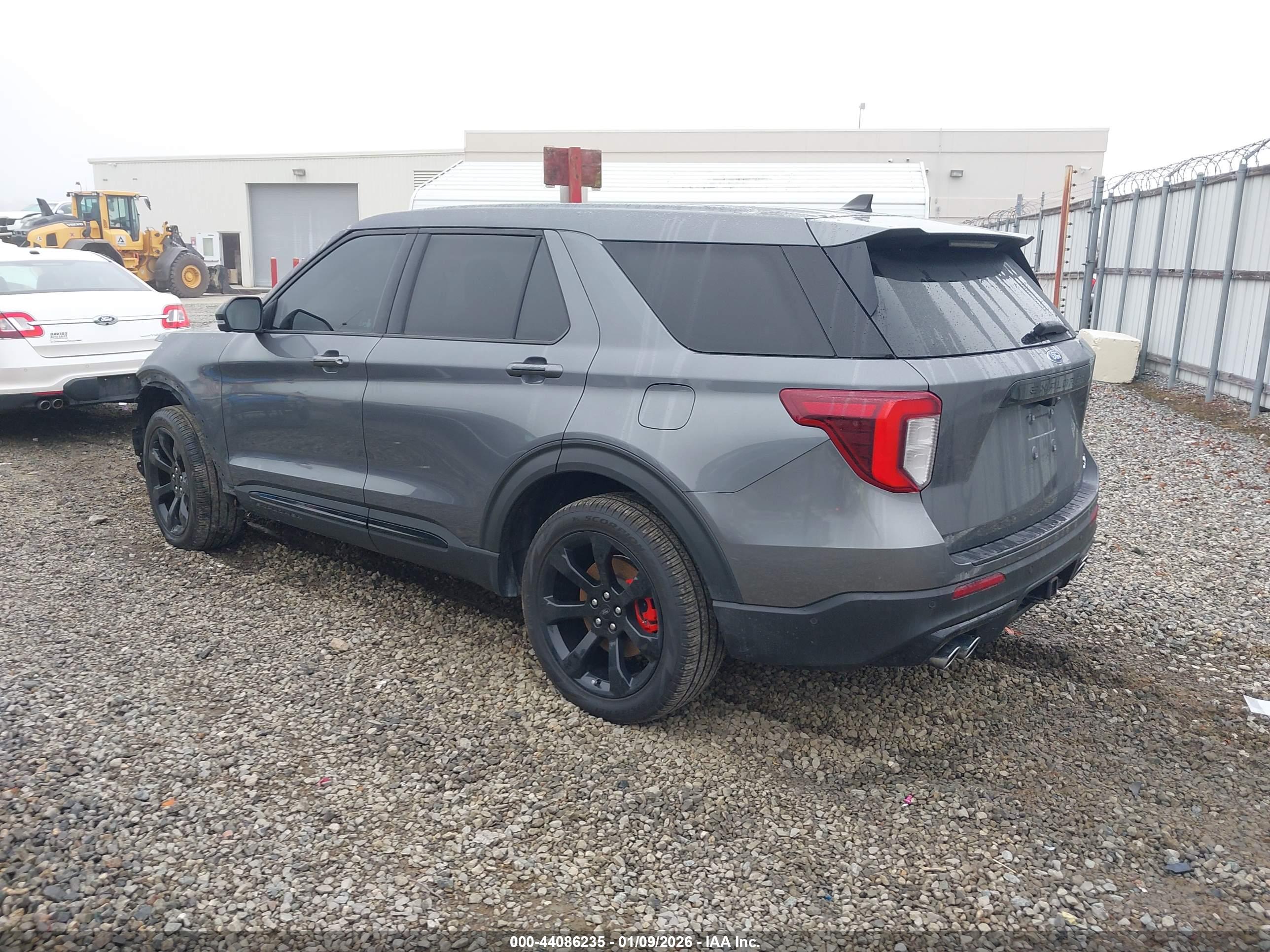 FORD EXPLORER image 3