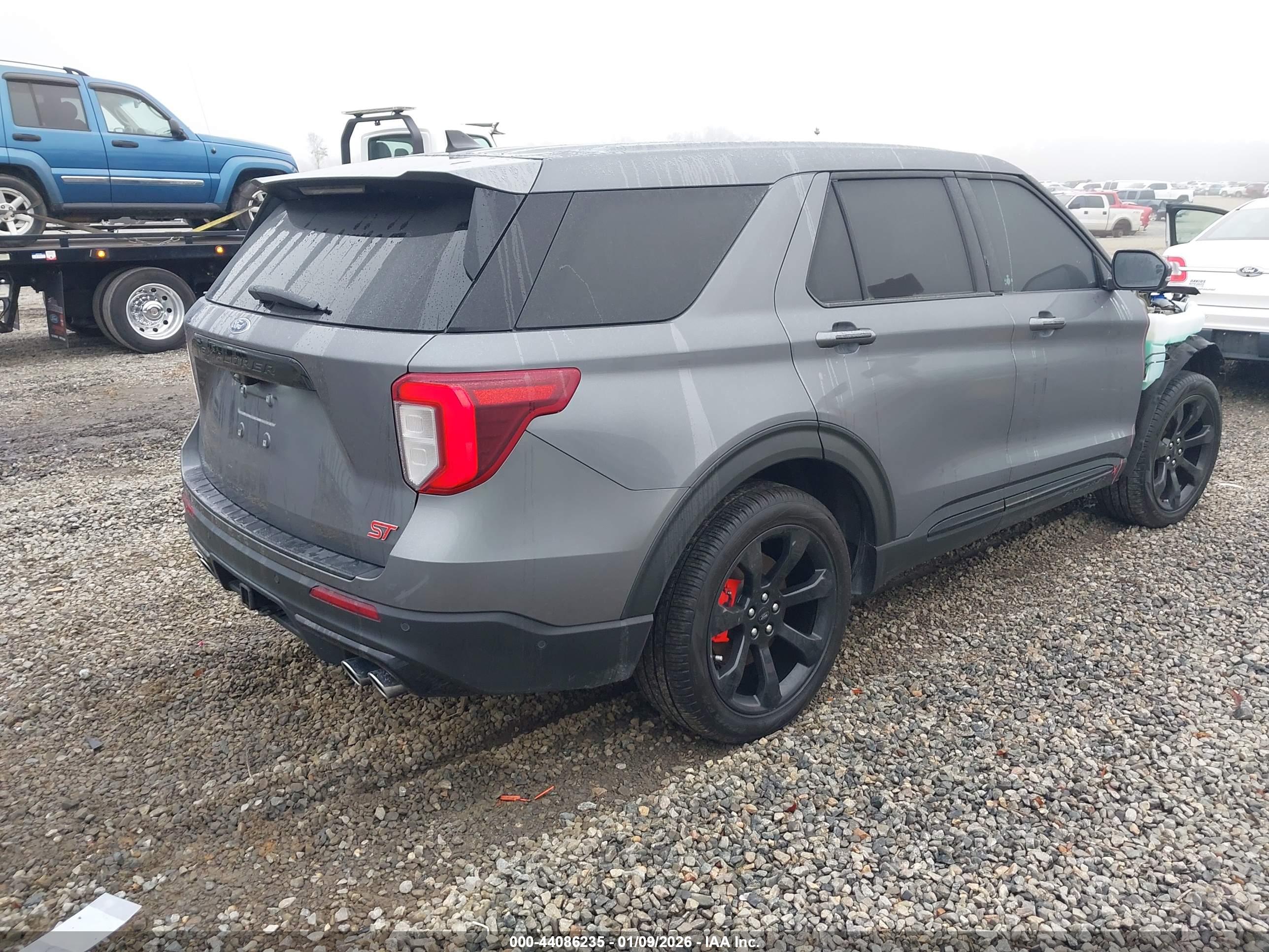 FORD EXPLORER image 4