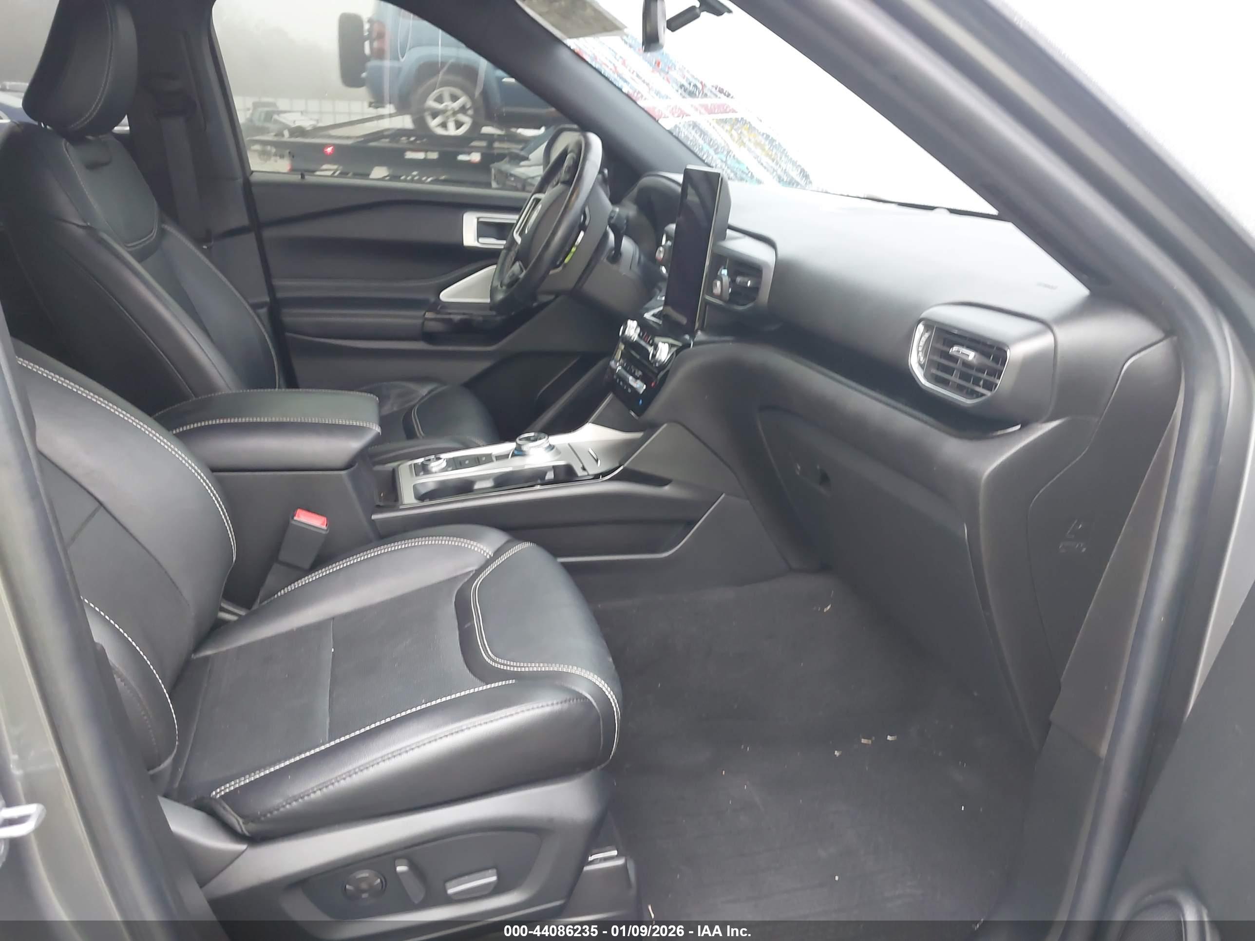 FORD EXPLORER image 5
