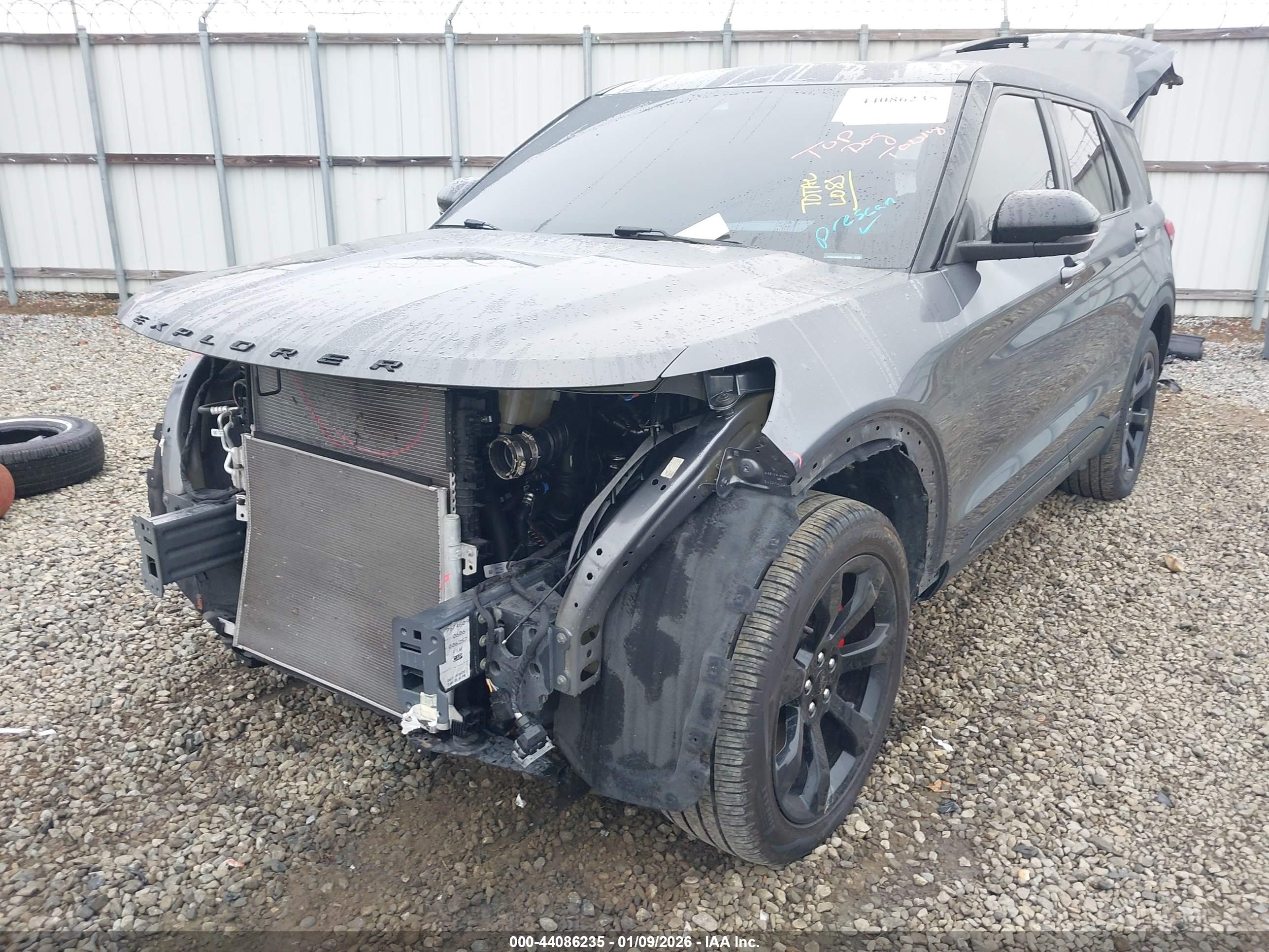 FORD EXPLORER image 6