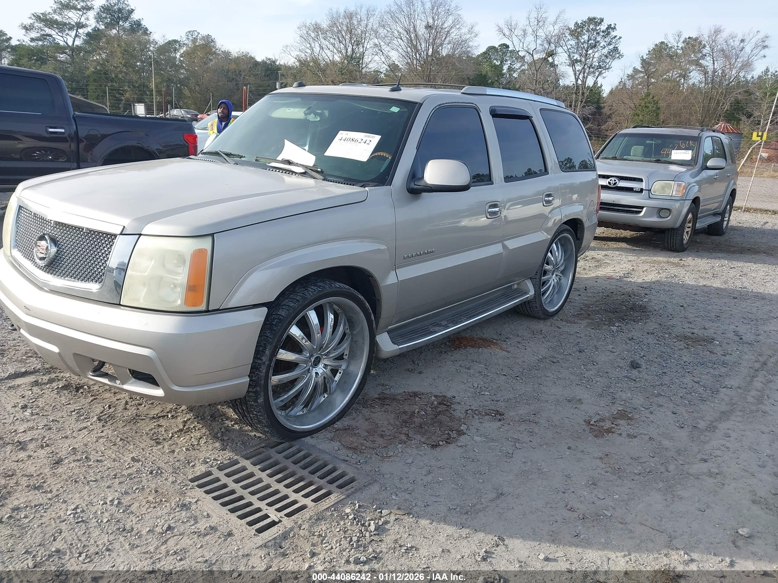 CADILLAC ESCALADE image 2