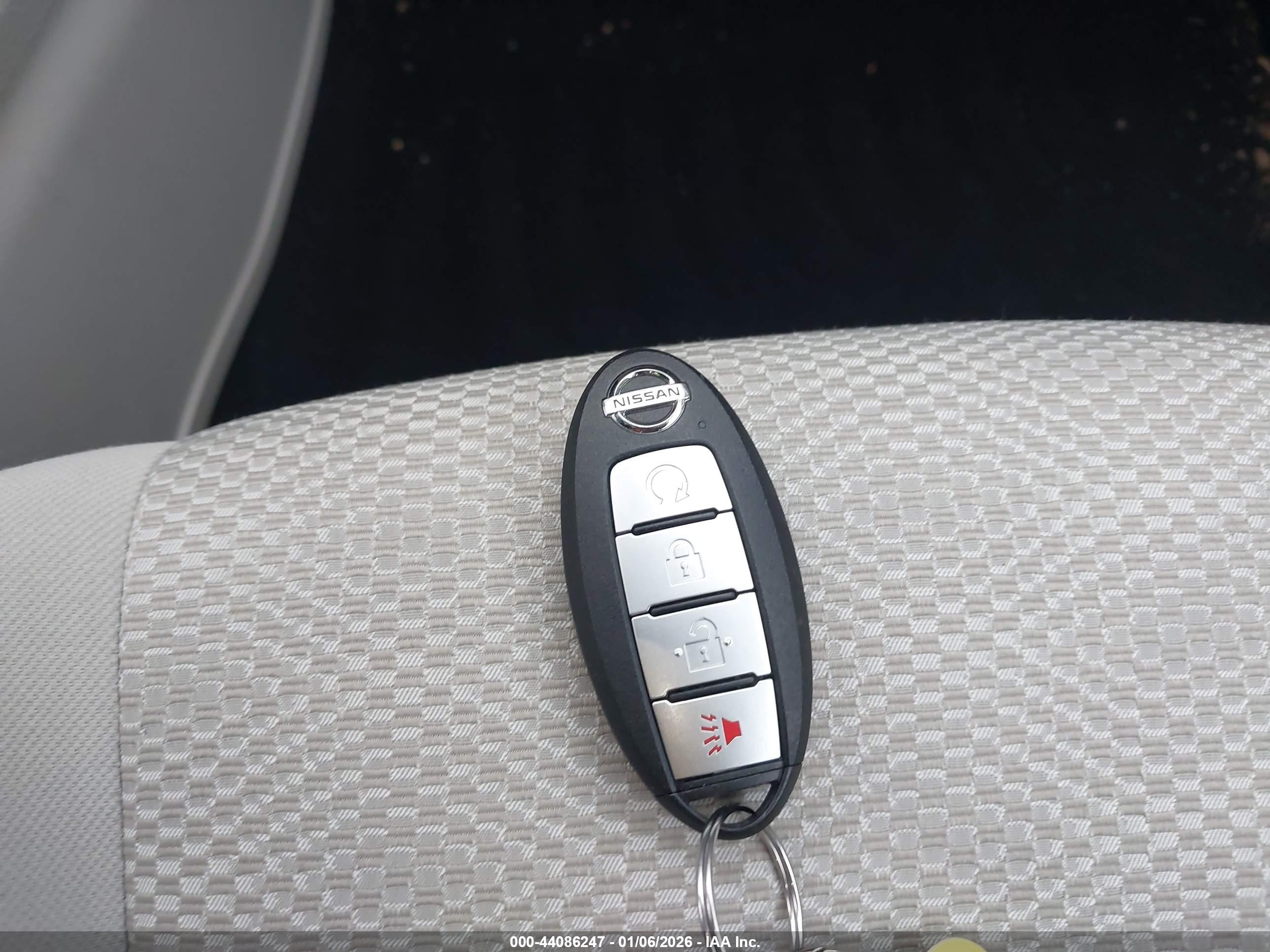 NISSAN ROGUE image 11