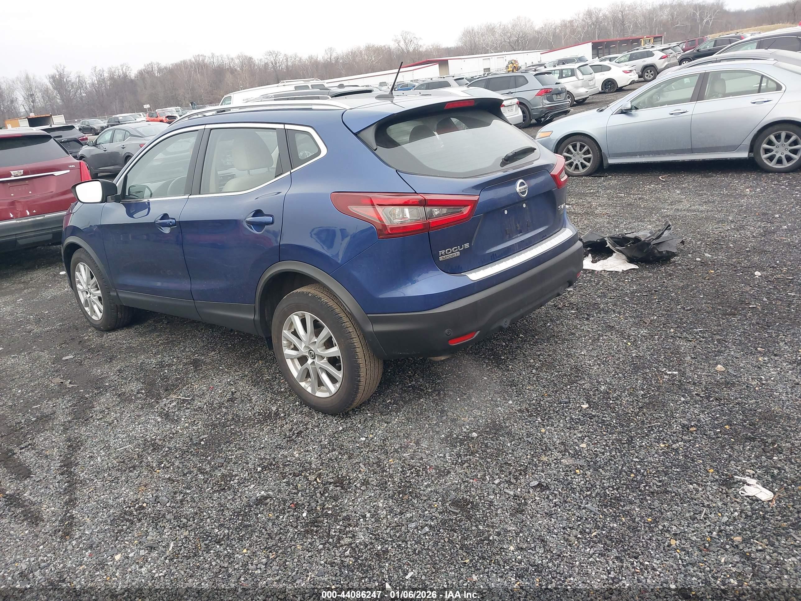NISSAN ROGUE image 3