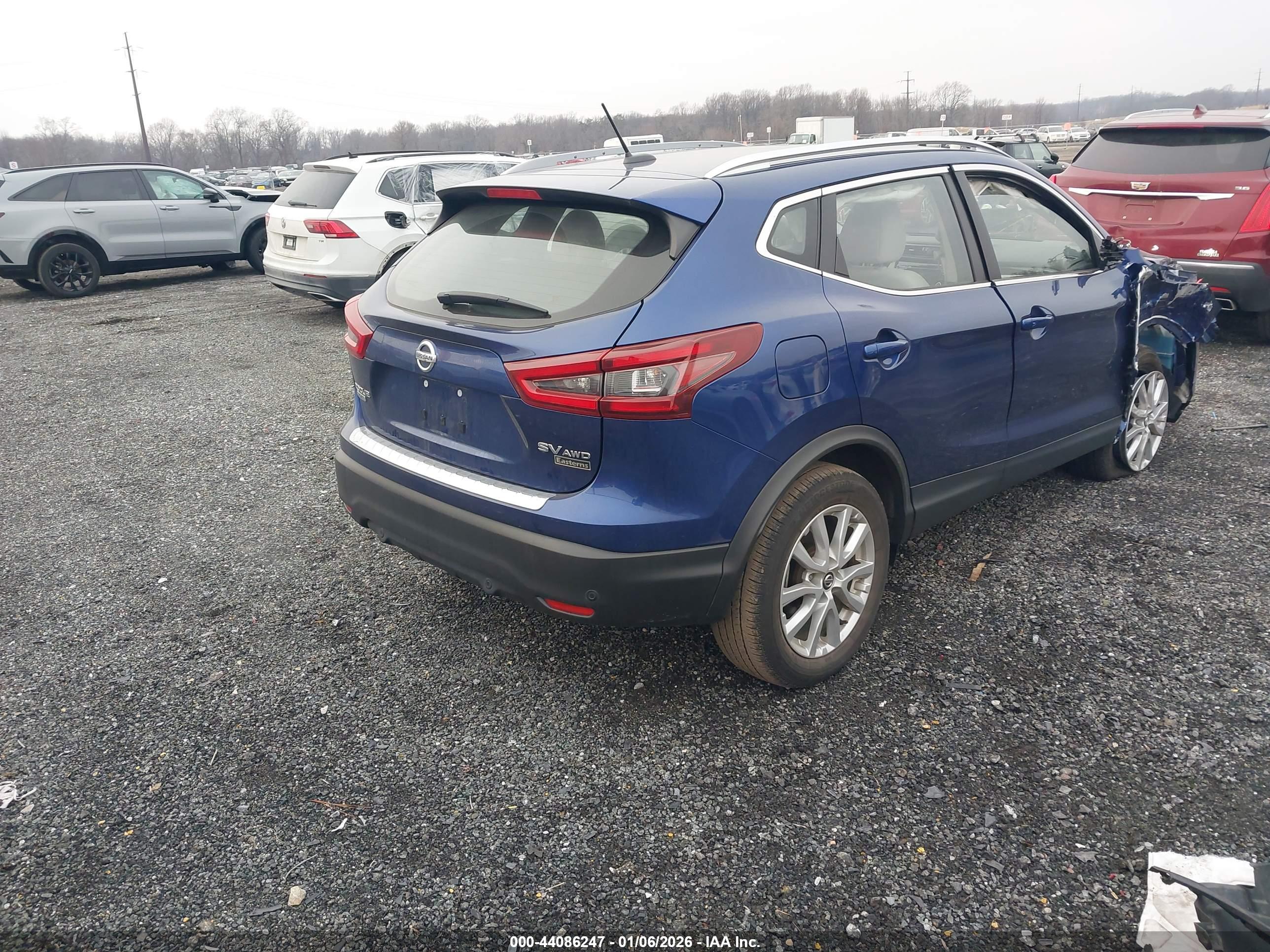 NISSAN ROGUE image 4