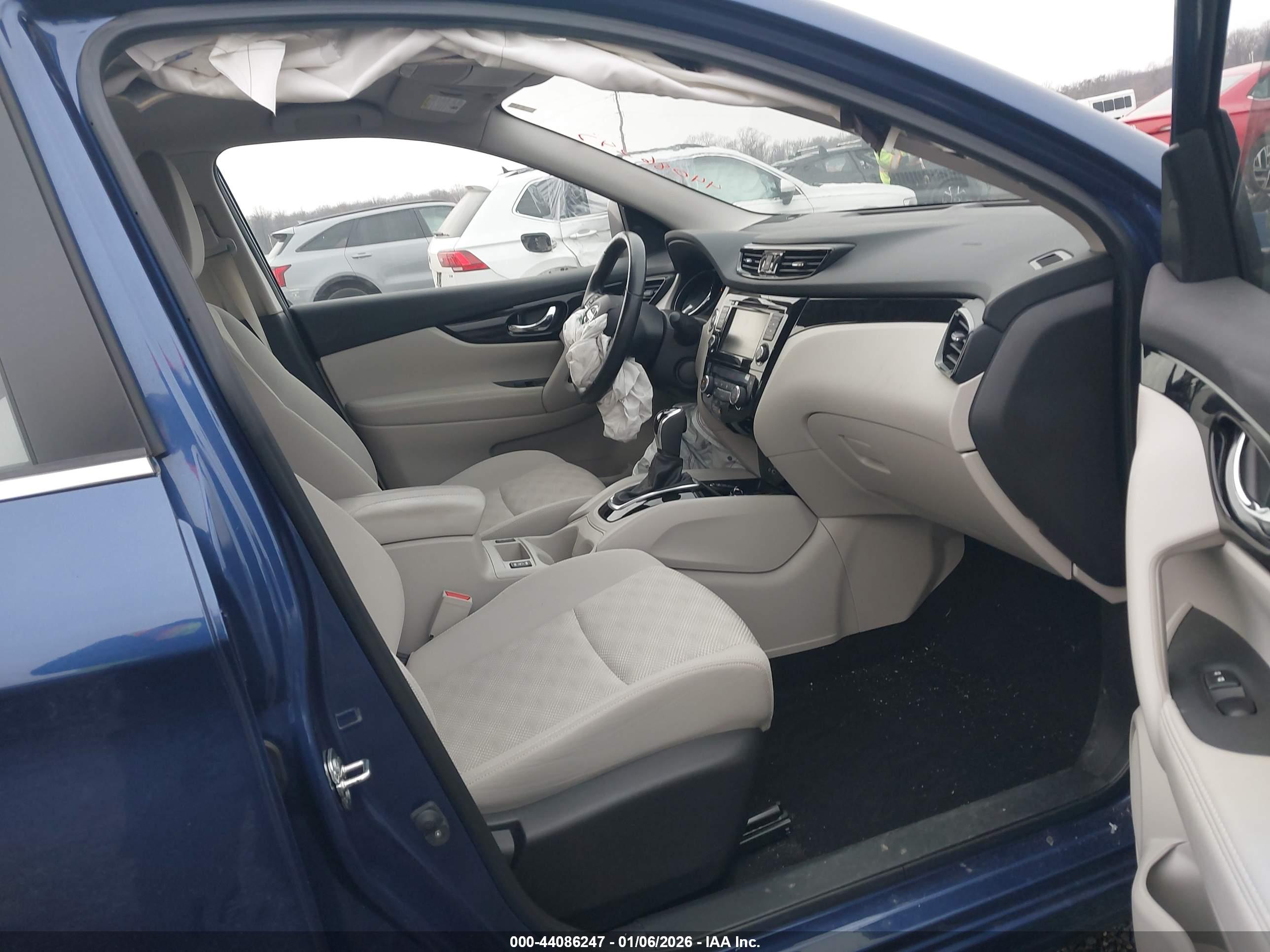 NISSAN ROGUE image 5