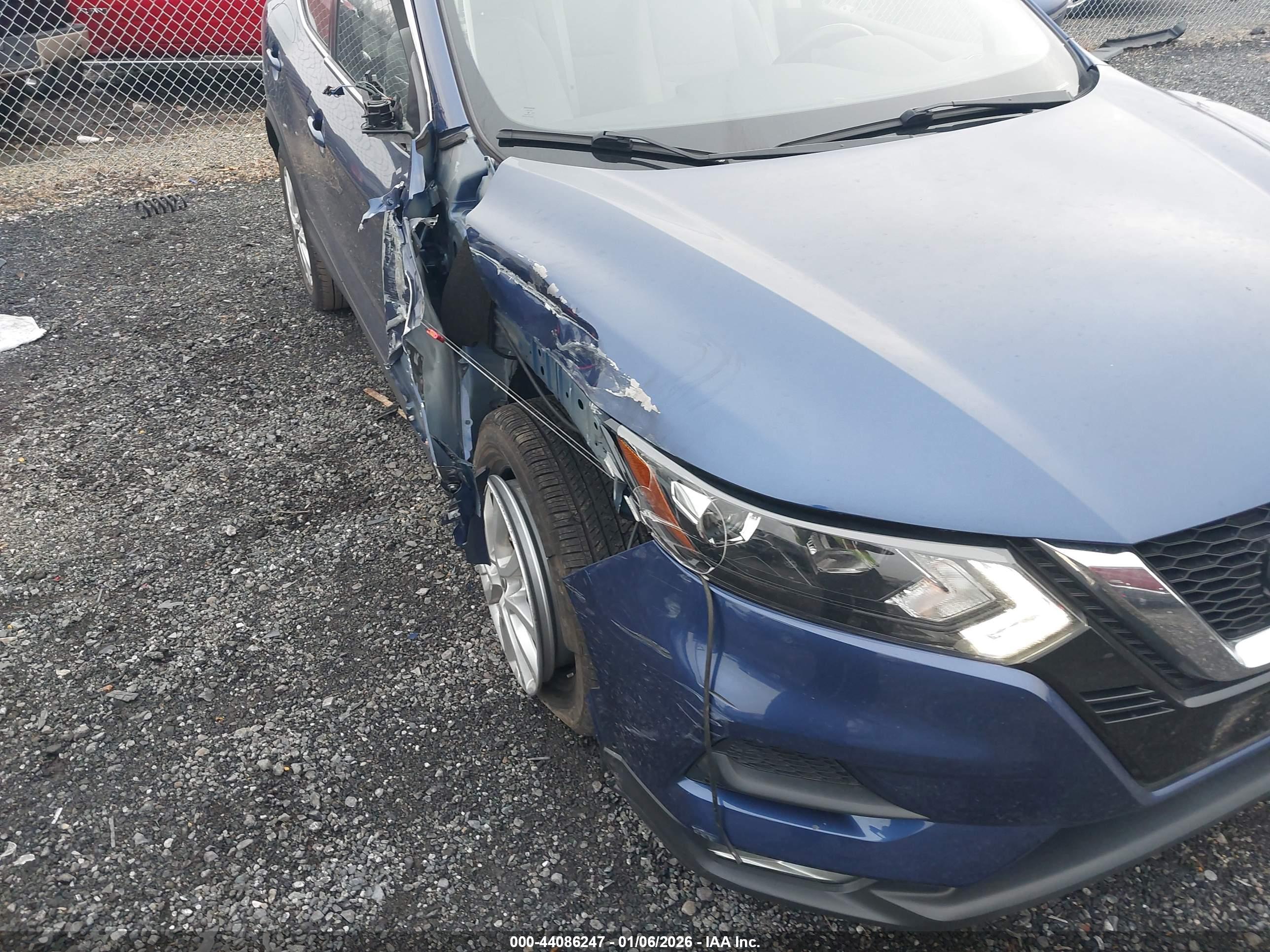 NISSAN ROGUE image 6