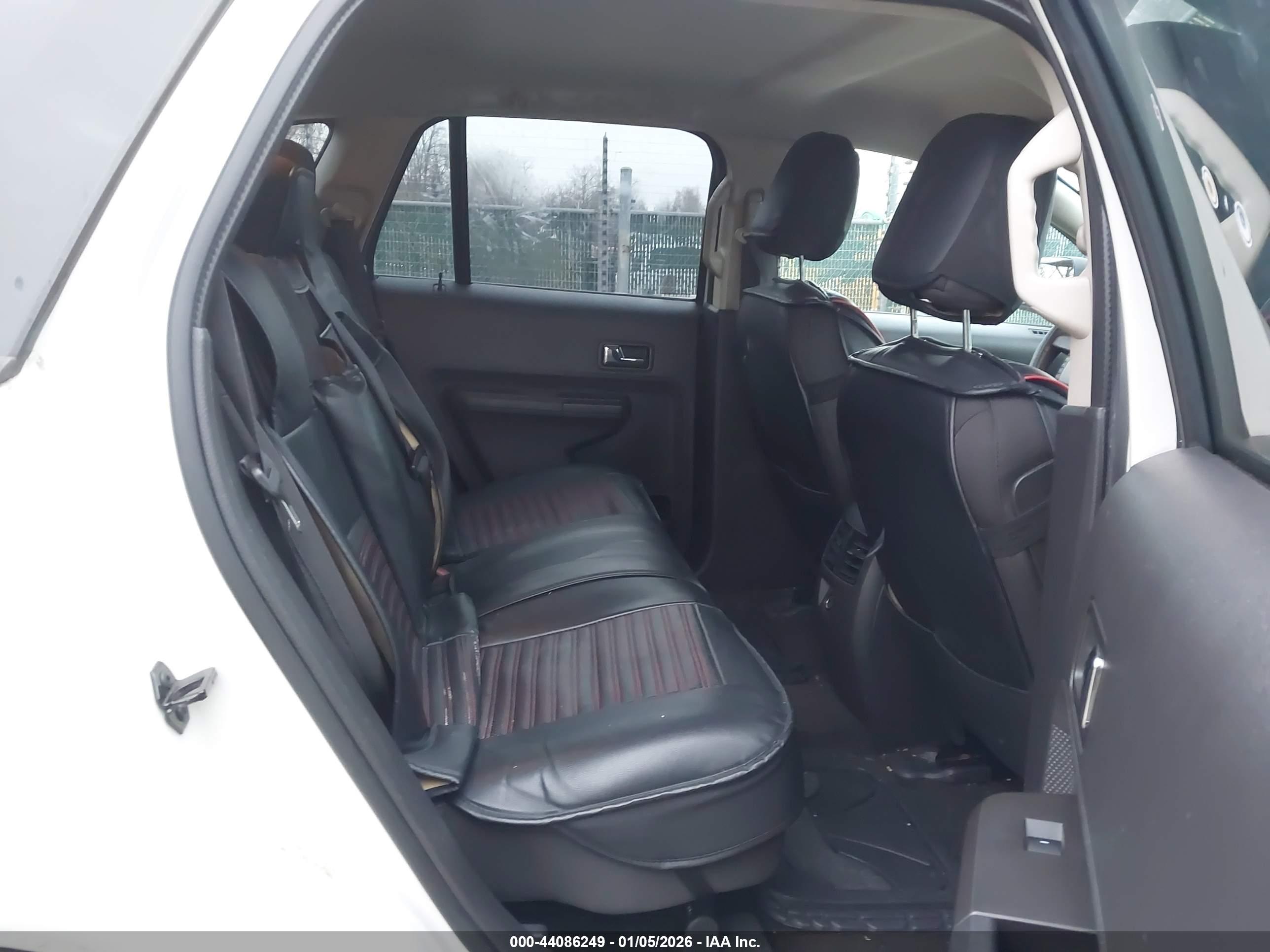 FORD EDGE image 8