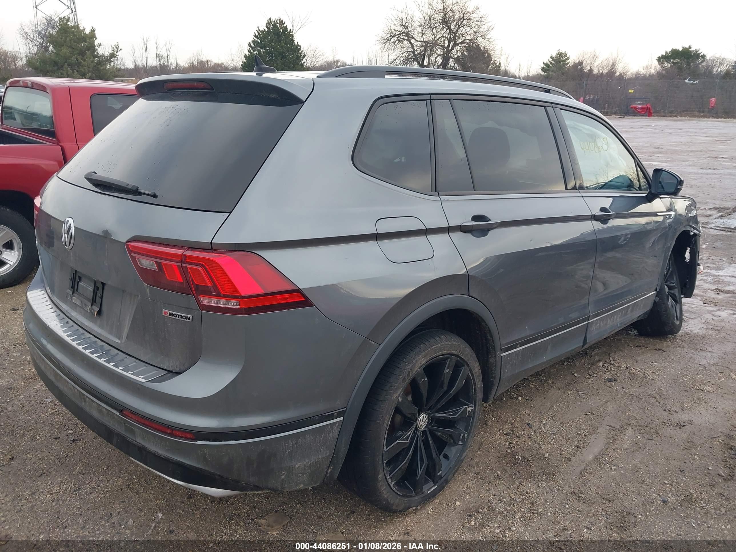VOLKSWAGEN TIGUAN image 4