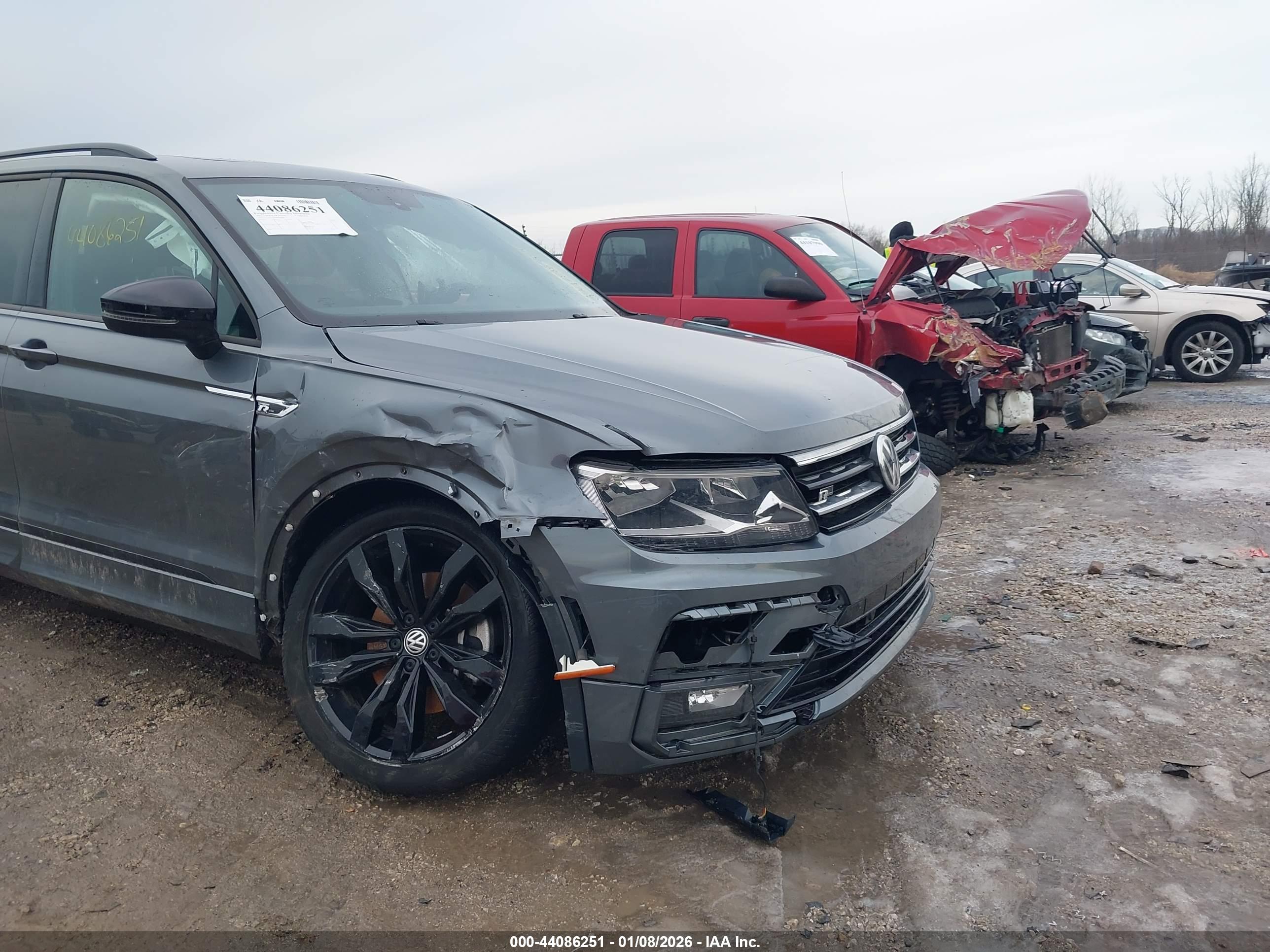 VOLKSWAGEN TIGUAN image 6