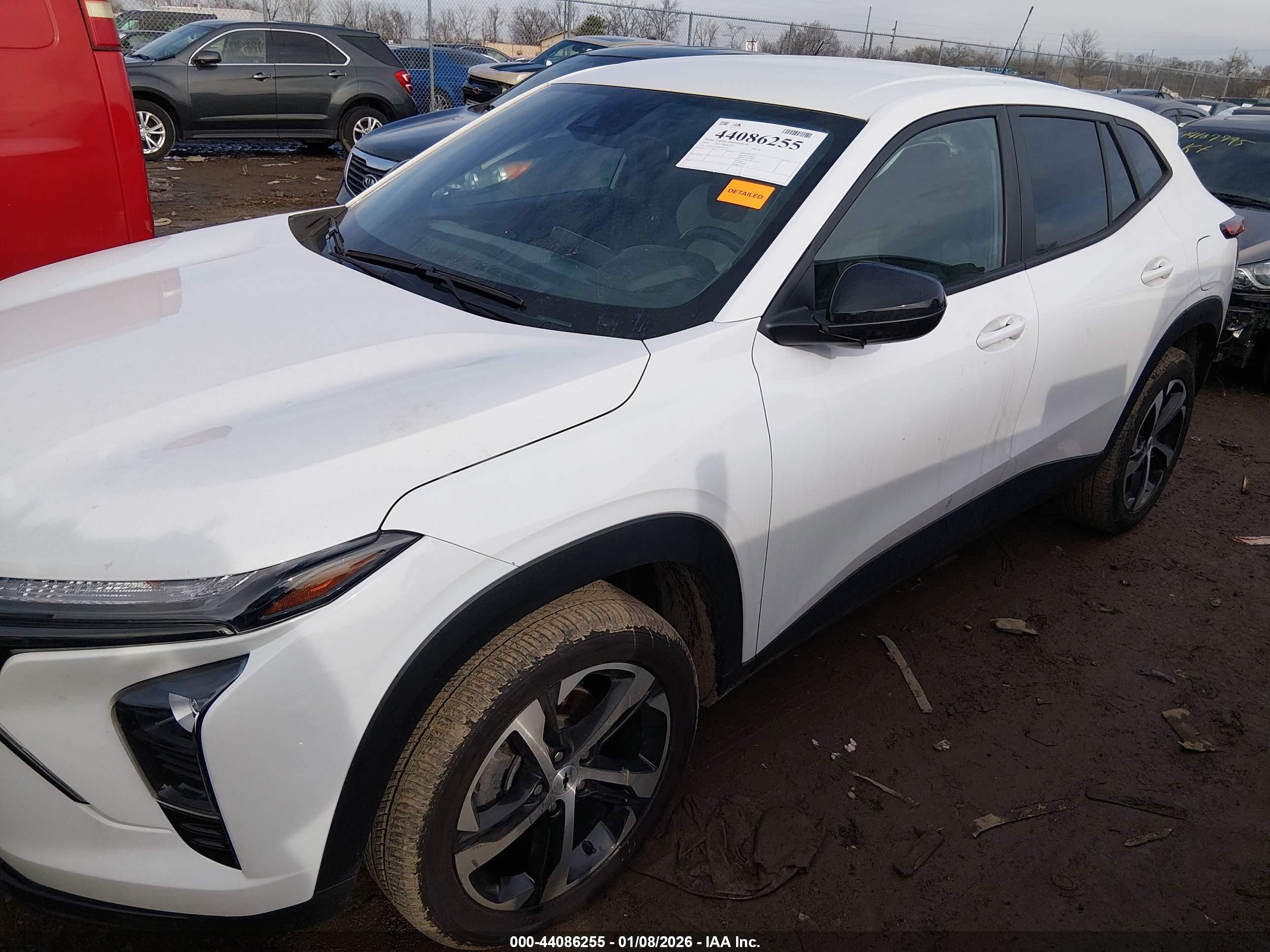 CHEVROLET TRAX image 2