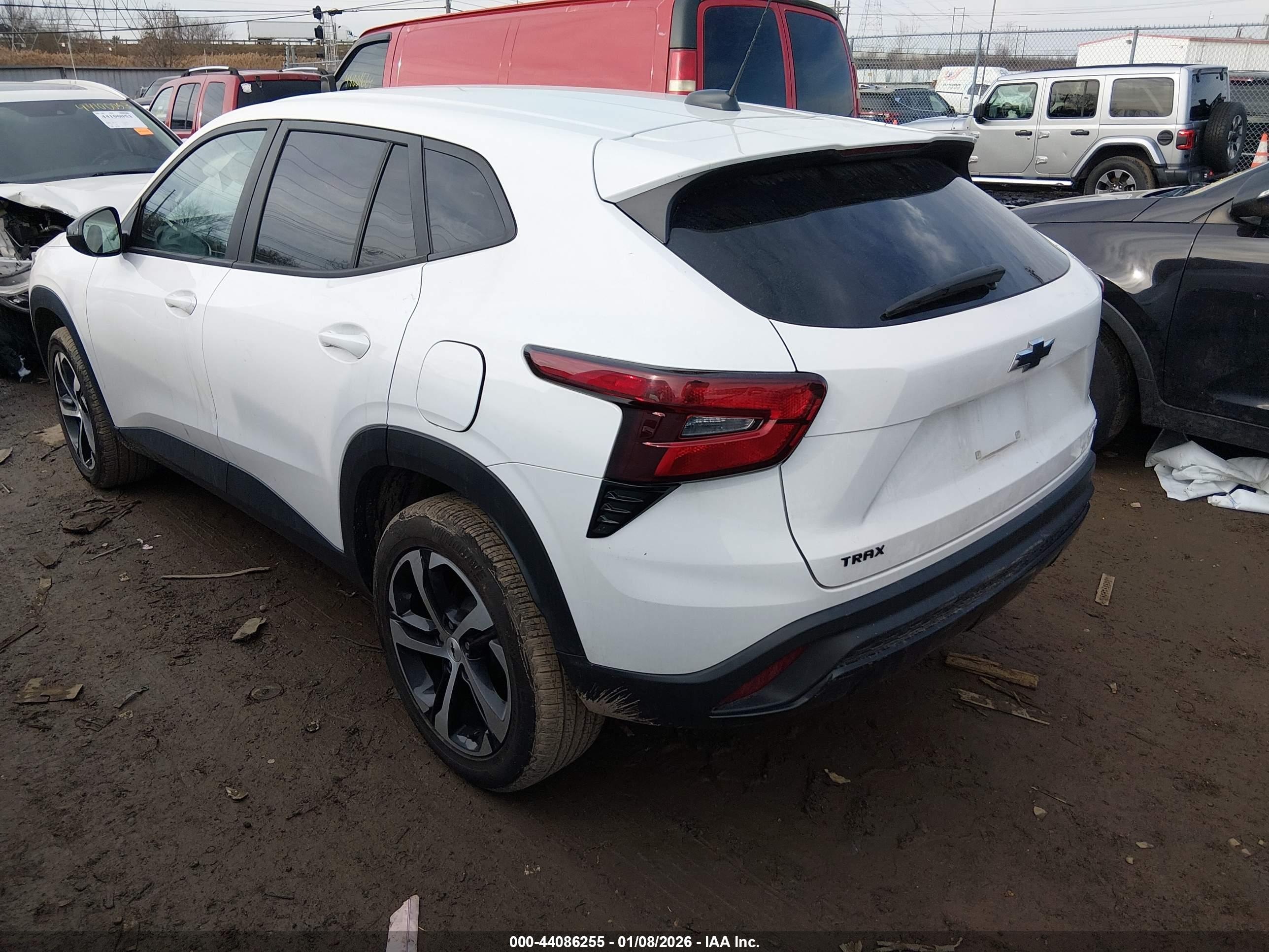 CHEVROLET TRAX image 3