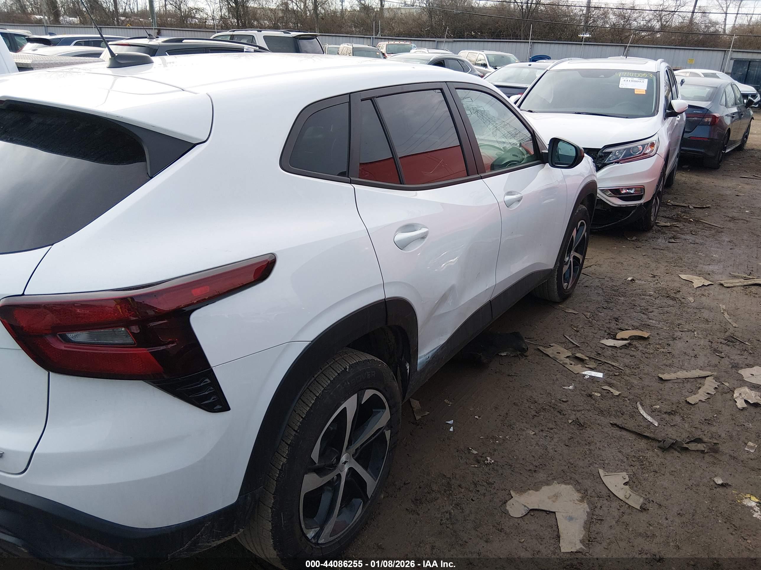 CHEVROLET TRAX image 4