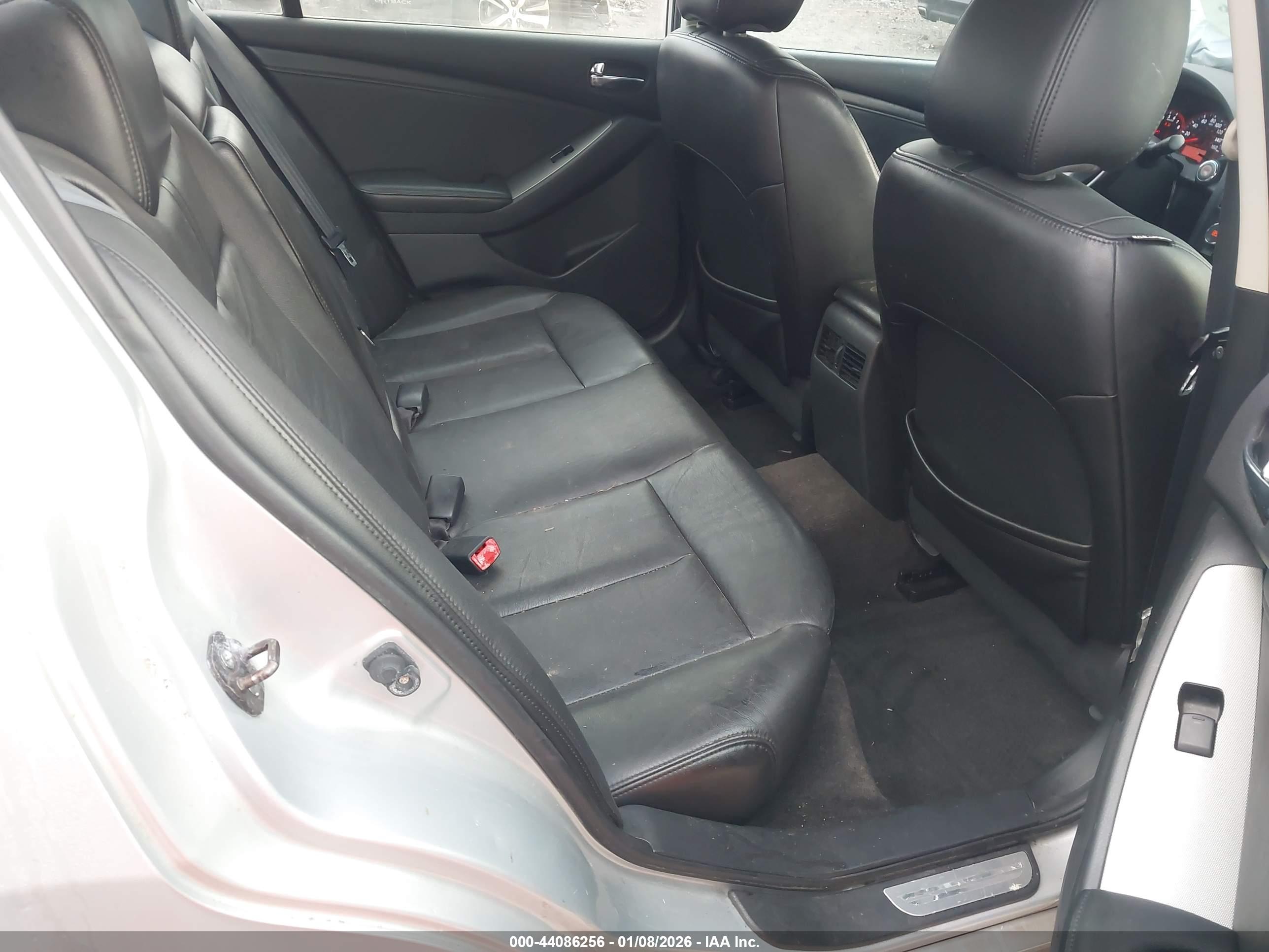 NISSAN ALTIMA image 8