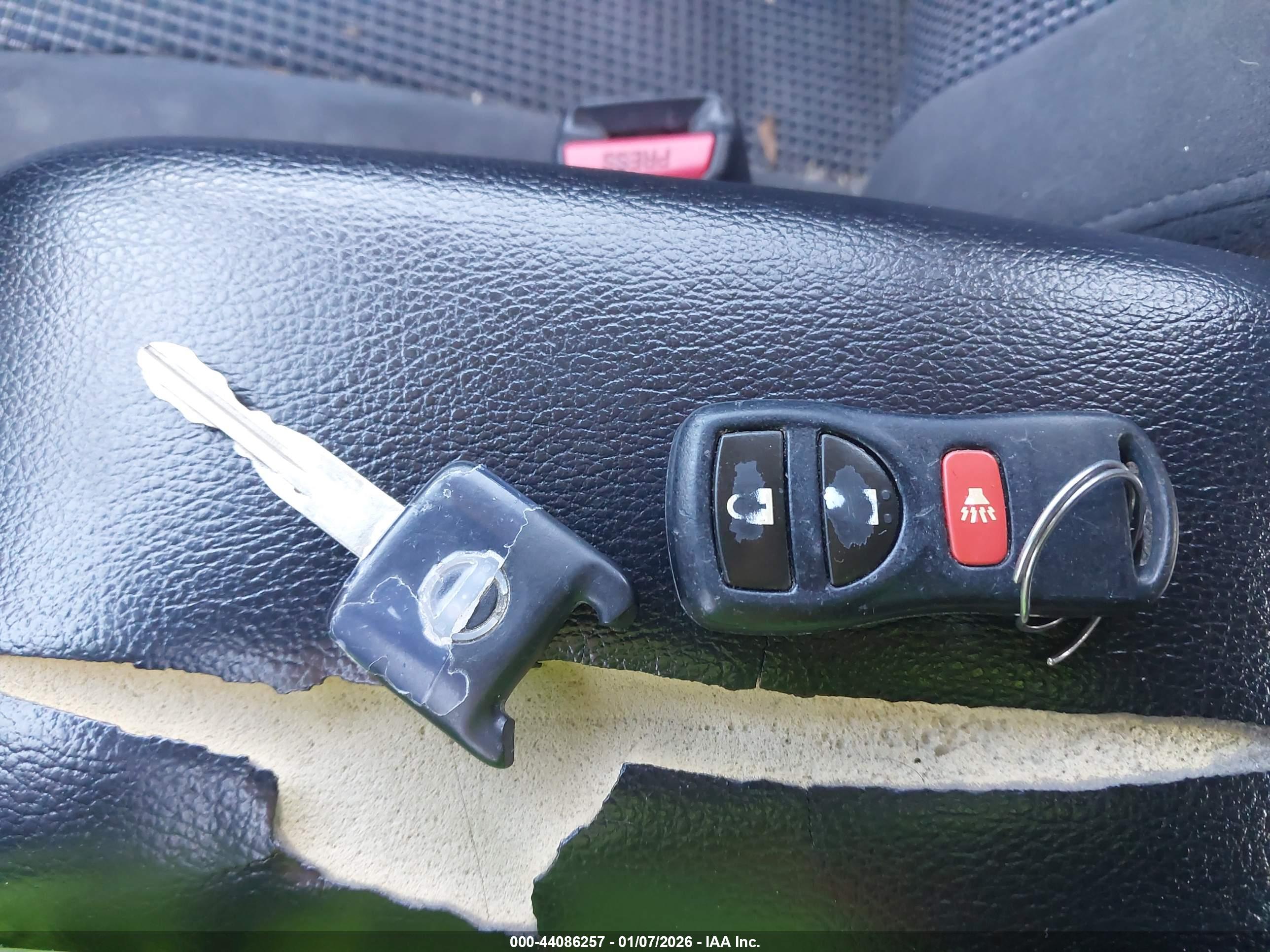 NISSAN VERSA image 11