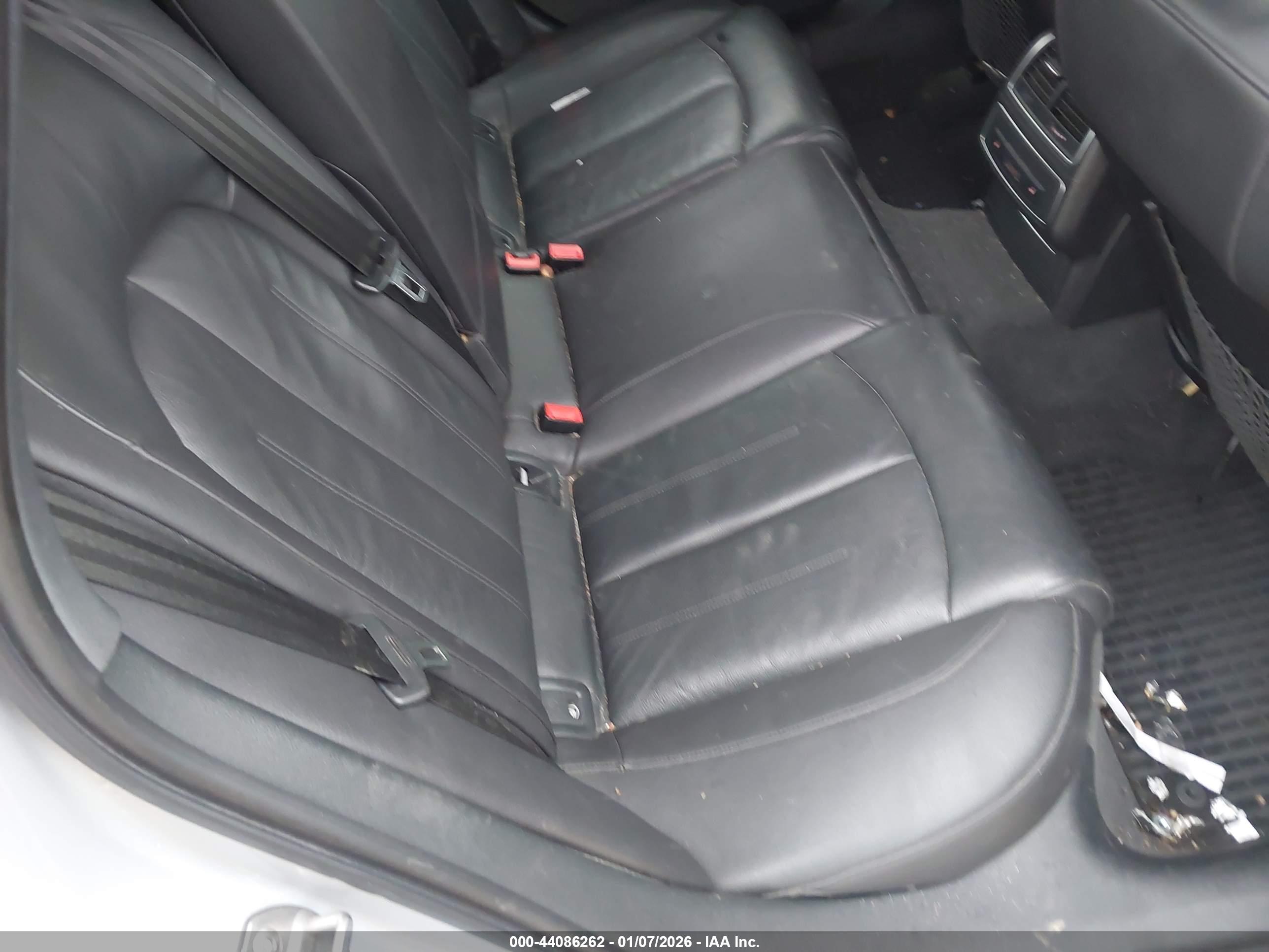 AUDI A6 image 8