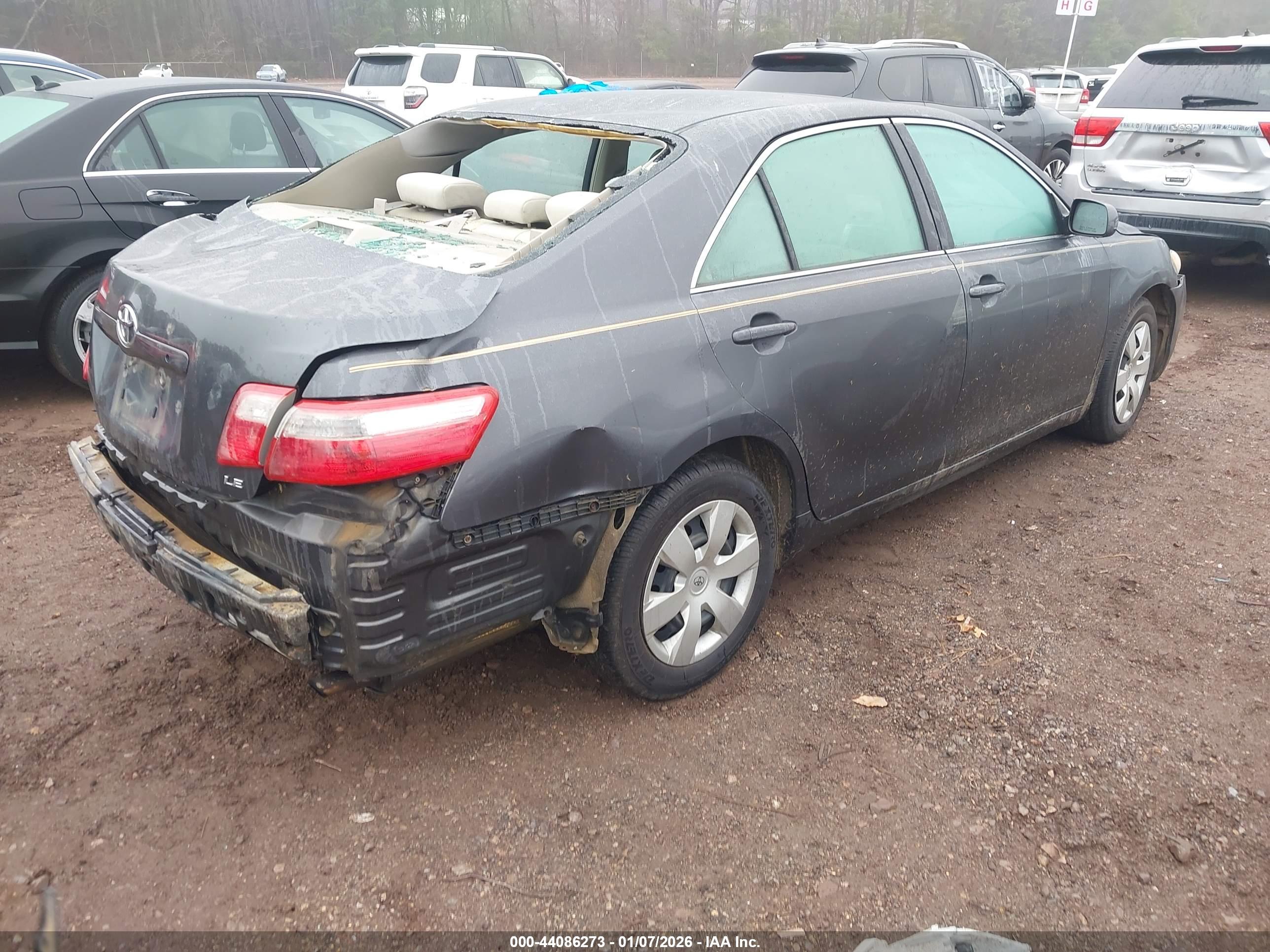 TOYOTA CAMRY image 4