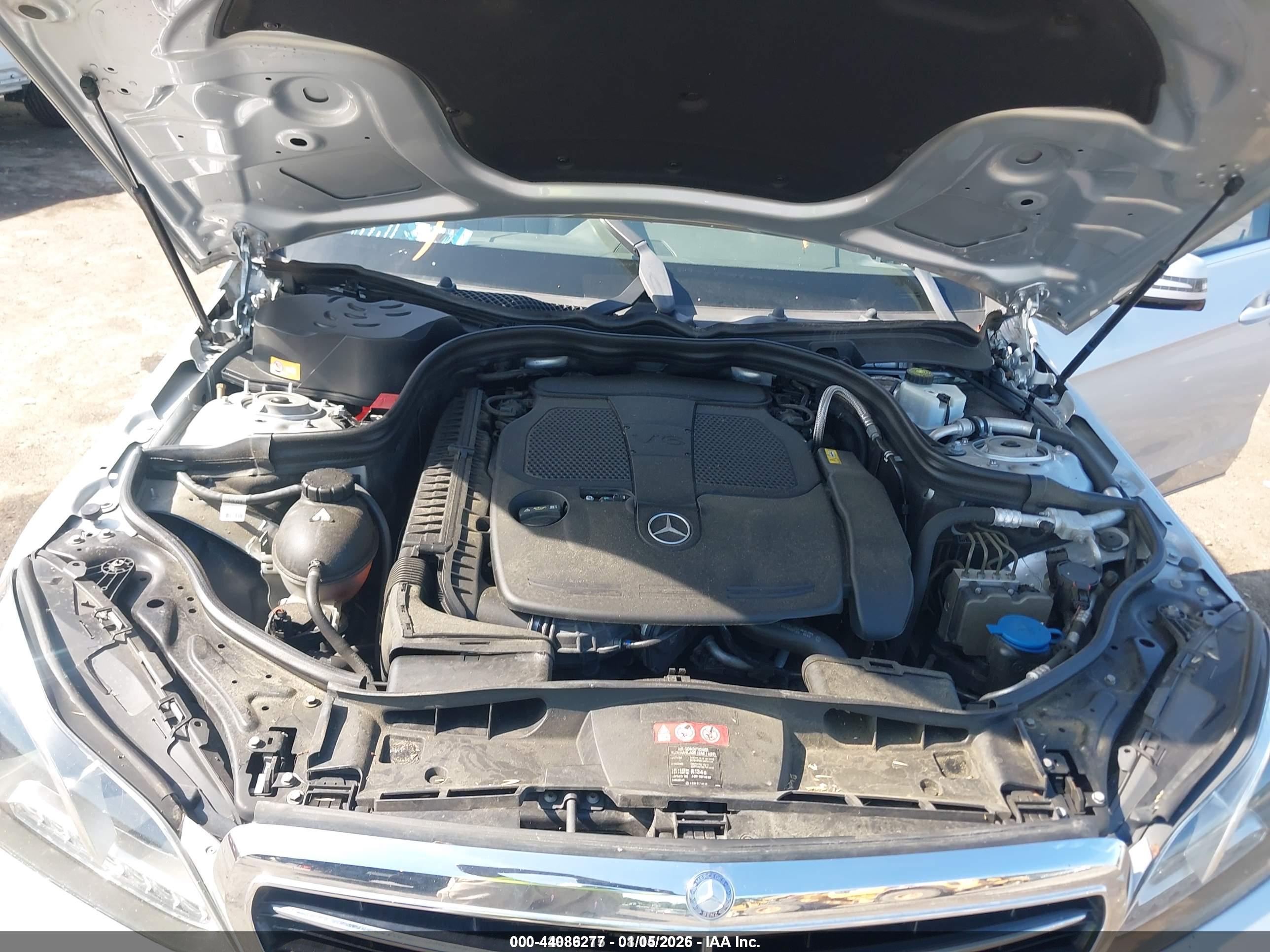 MERCEDES-BENZ E image 10