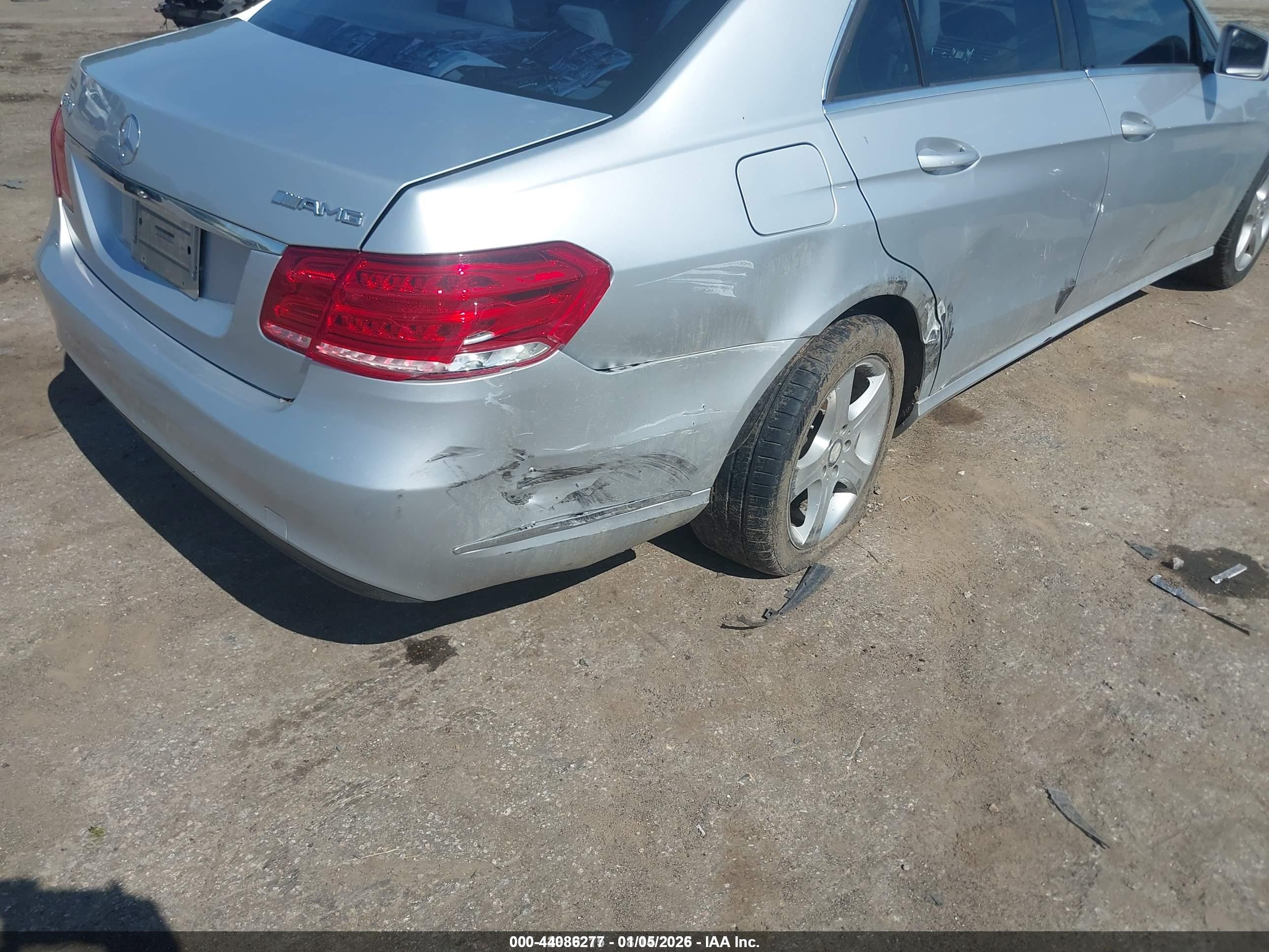 MERCEDES-BENZ E image 6