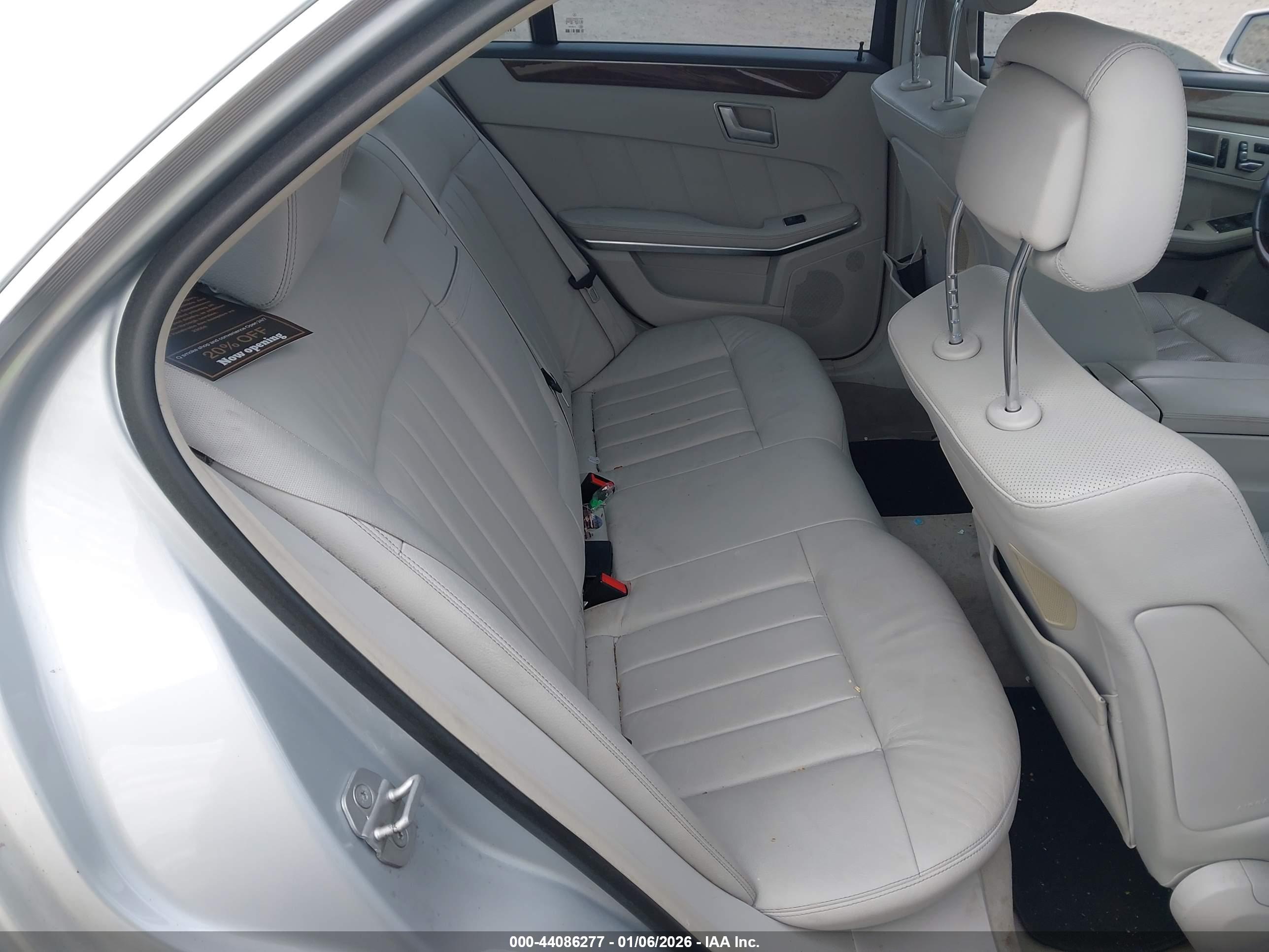 MERCEDES-BENZ E image 8