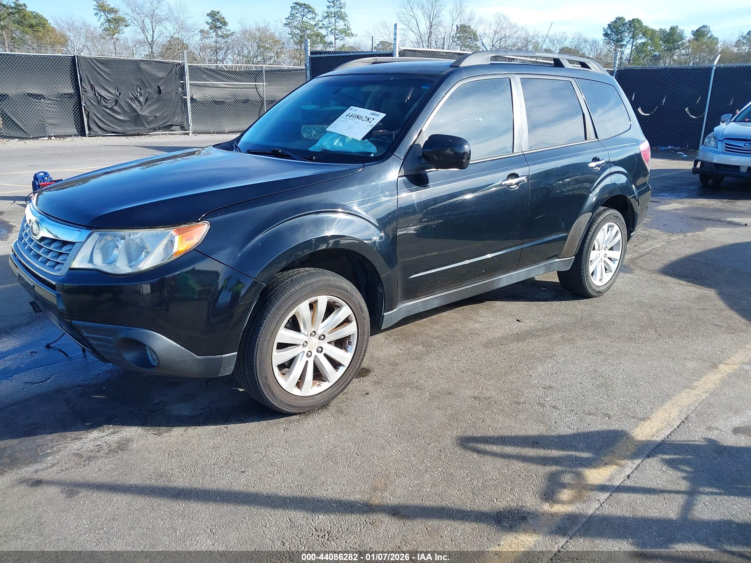 SUBARU FORESTER image 2