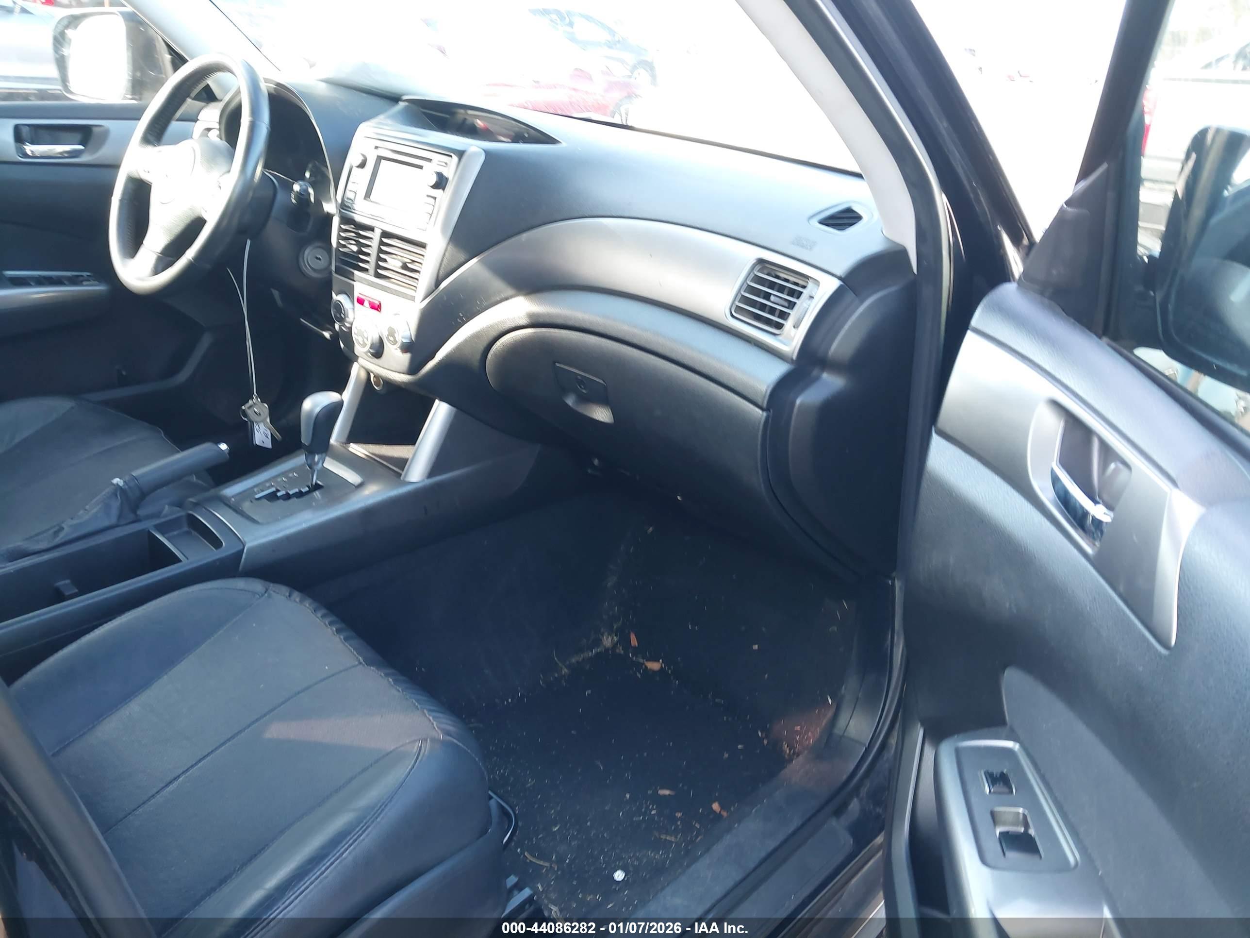 SUBARU FORESTER image 5
