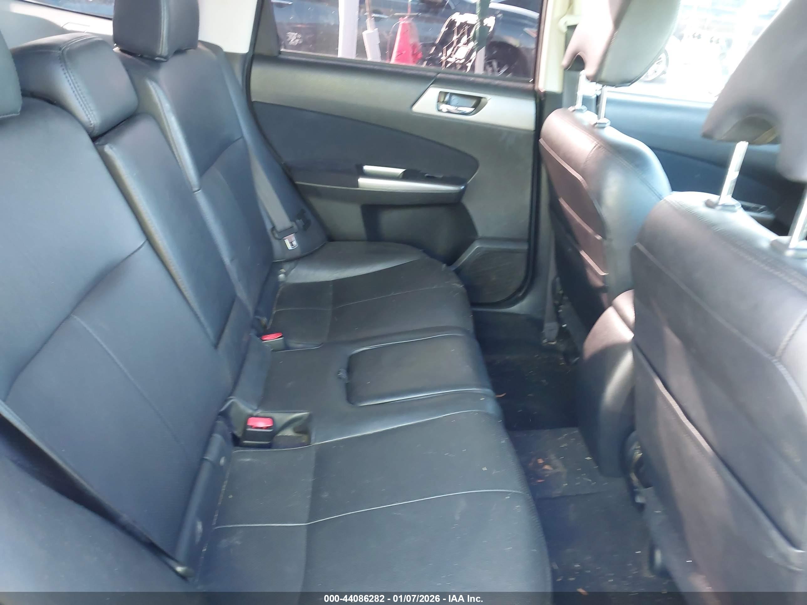 SUBARU FORESTER image 8