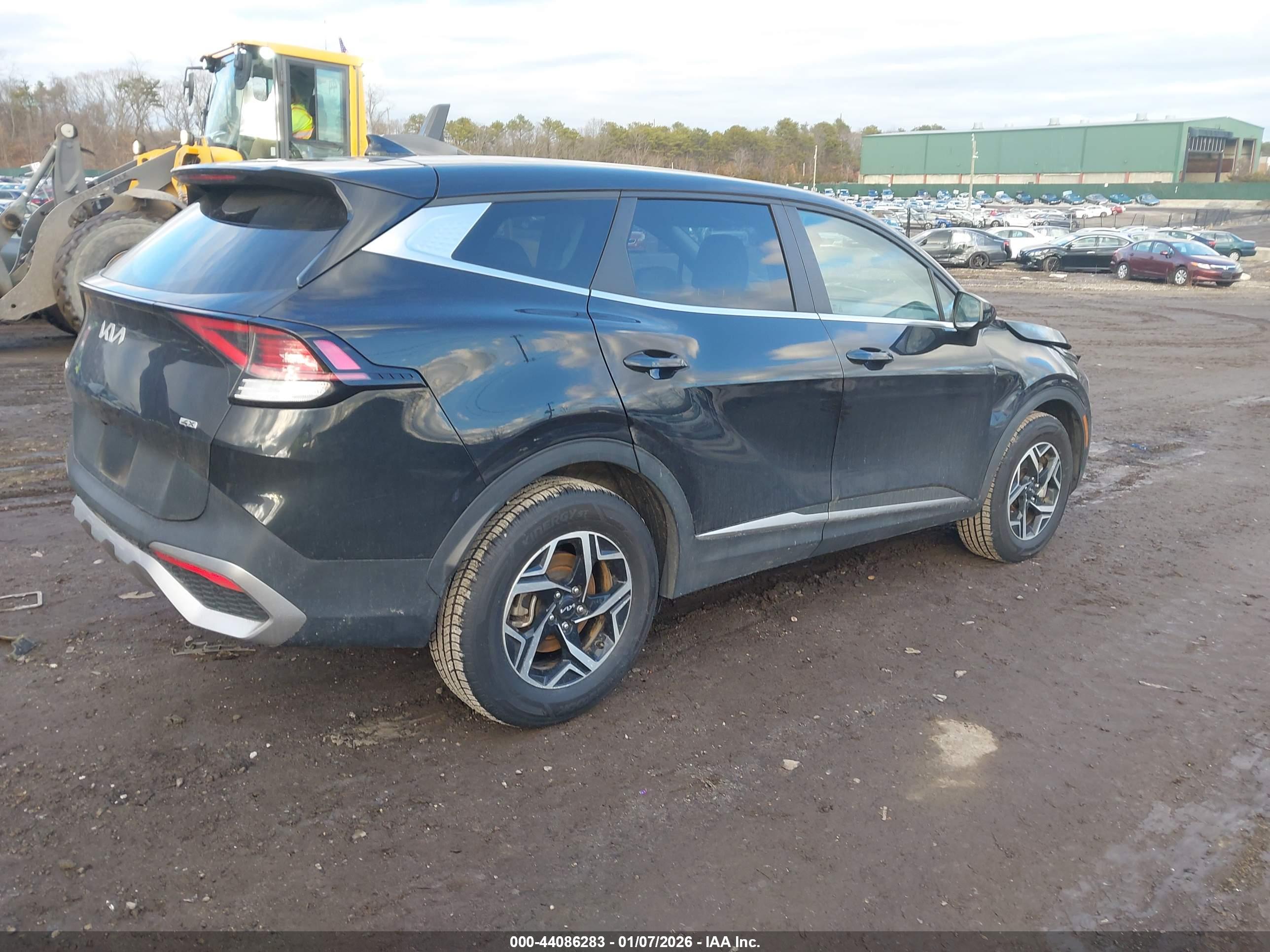 KIA SPORTAGE image 4