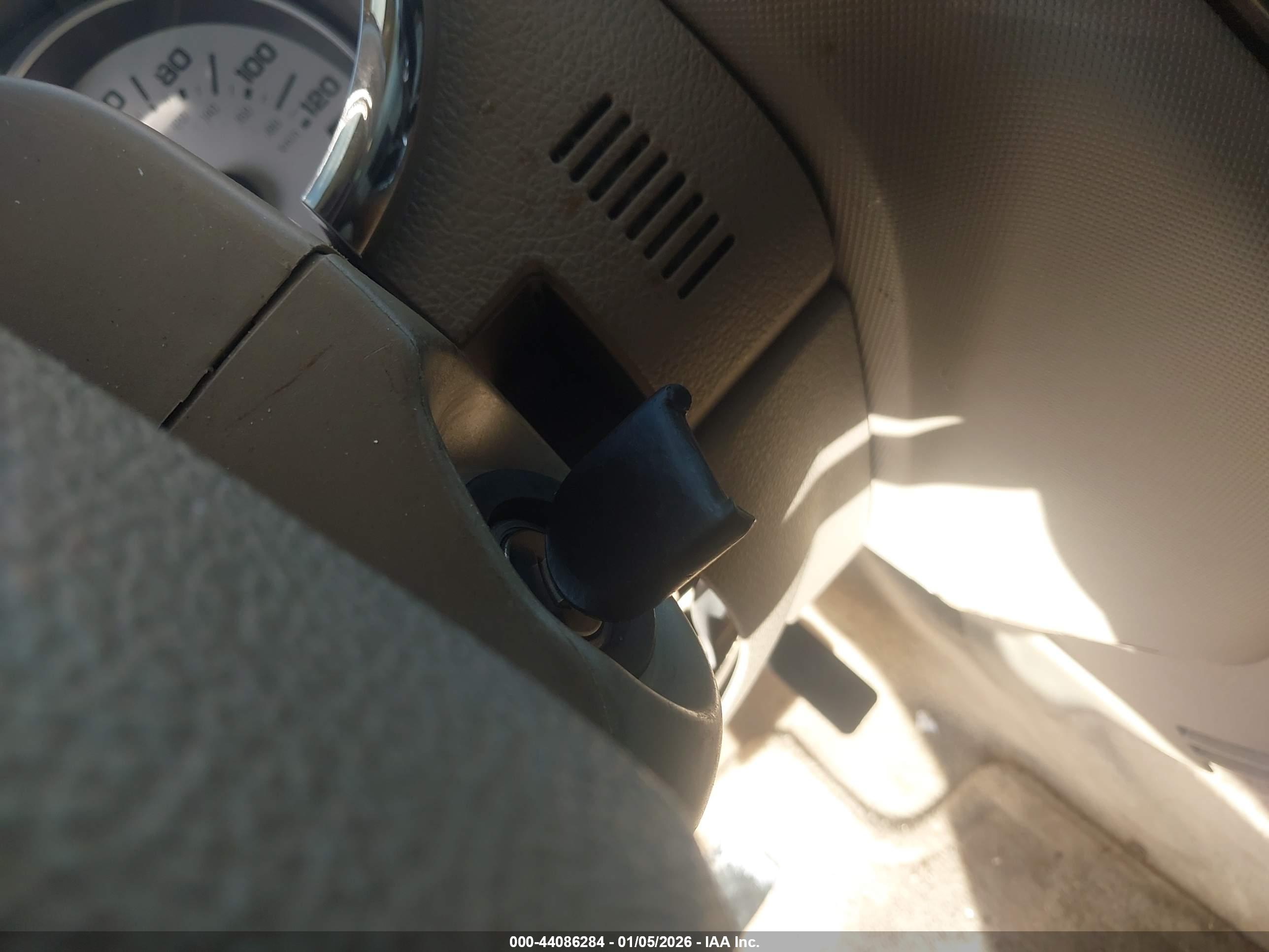 FORD EXPLORER image 11
