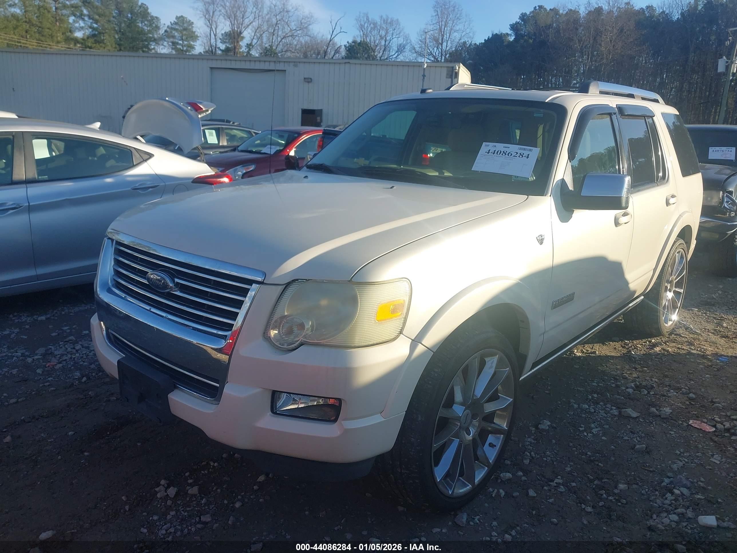 FORD EXPLORER image 2