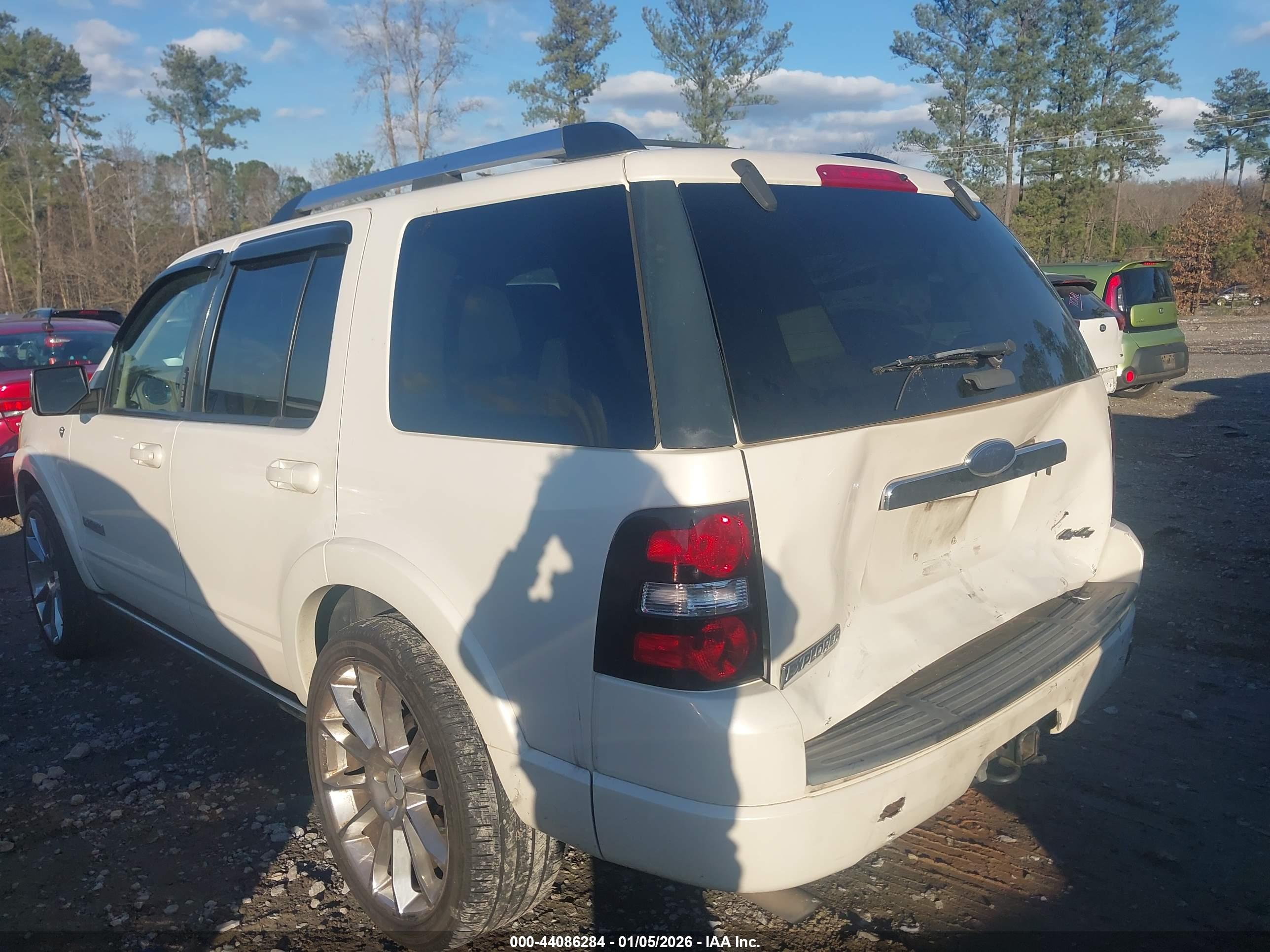 FORD EXPLORER image 3