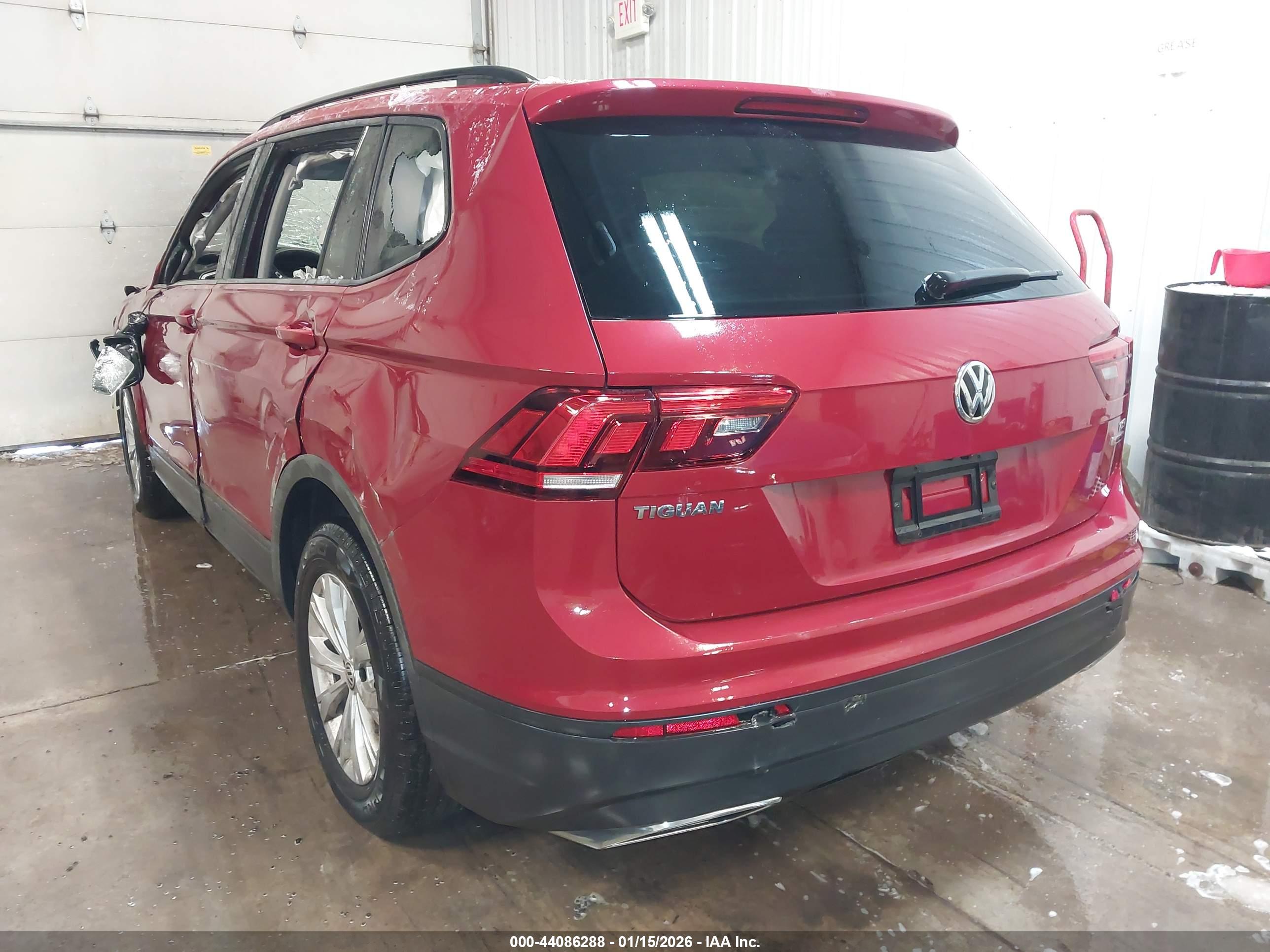 VOLKSWAGEN TIGUAN image 3