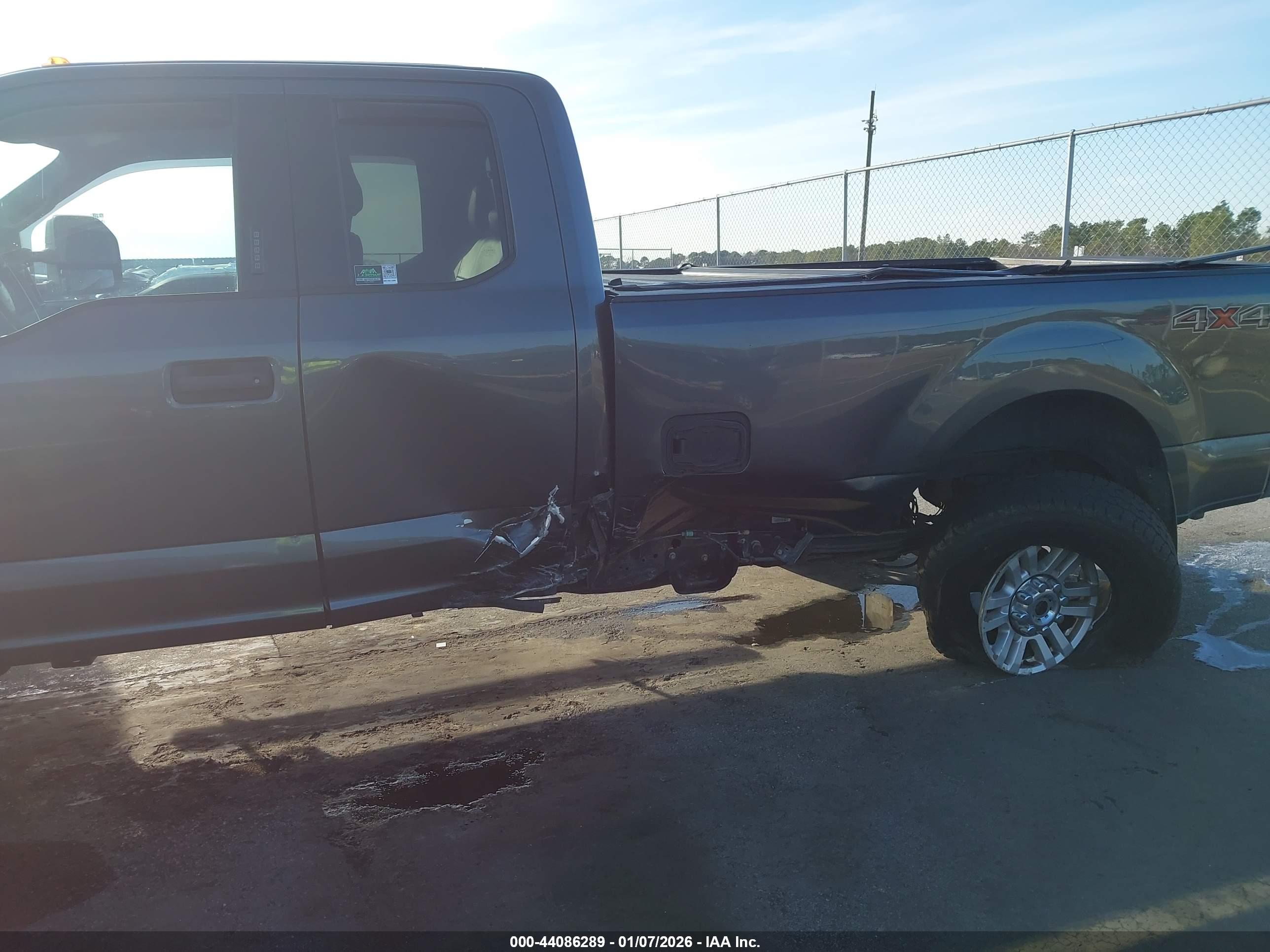 FORD F-250 image 6