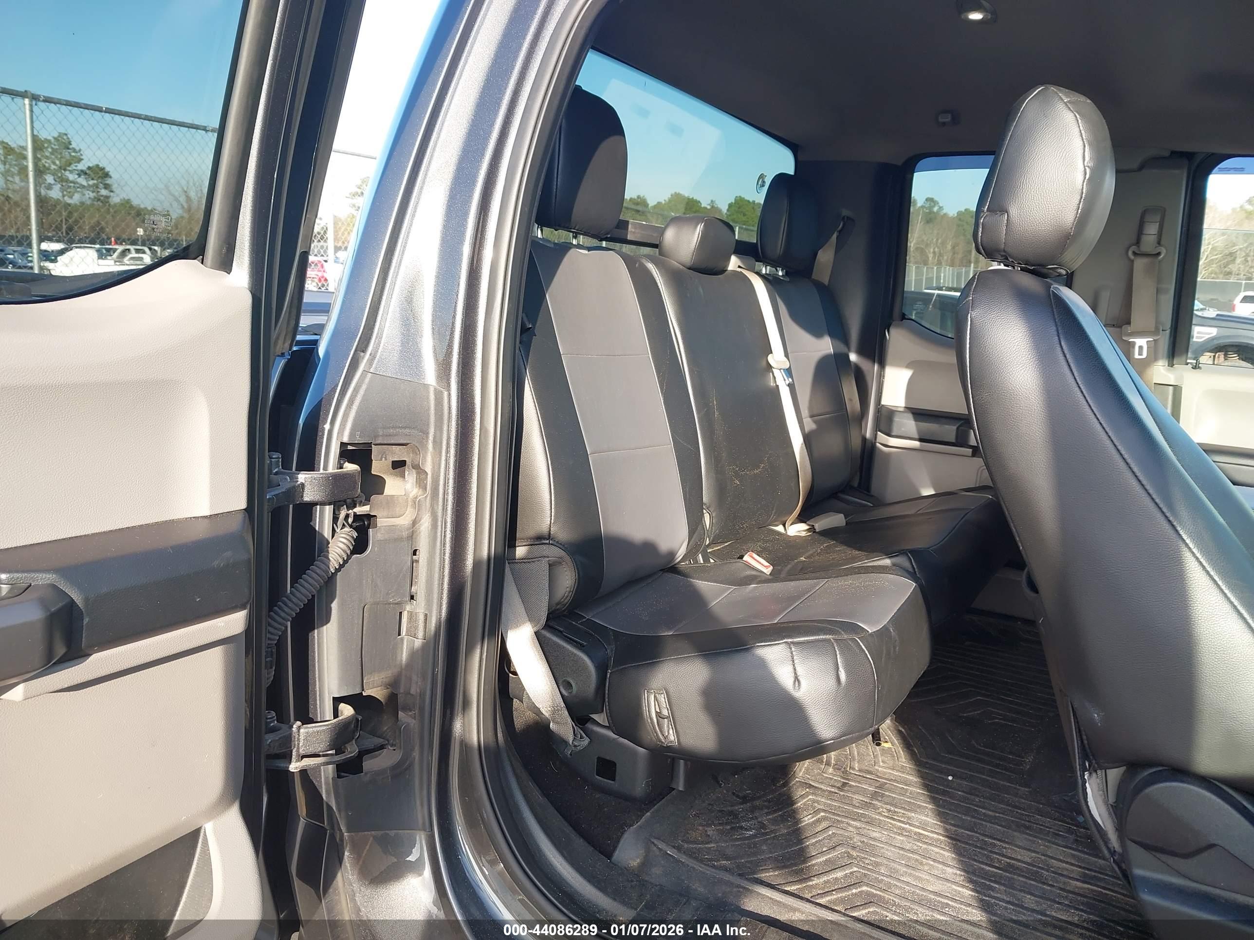 FORD F-250 image 8
