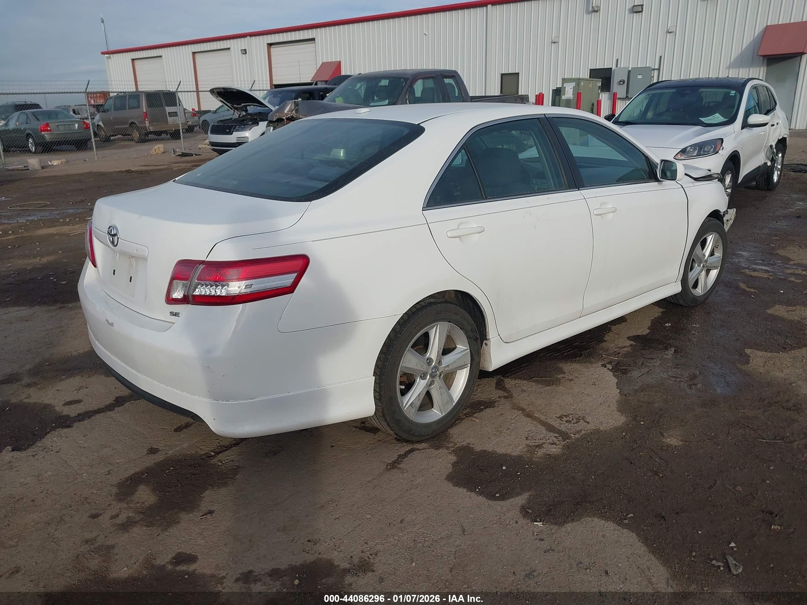 TOYOTA CAMRY image 4