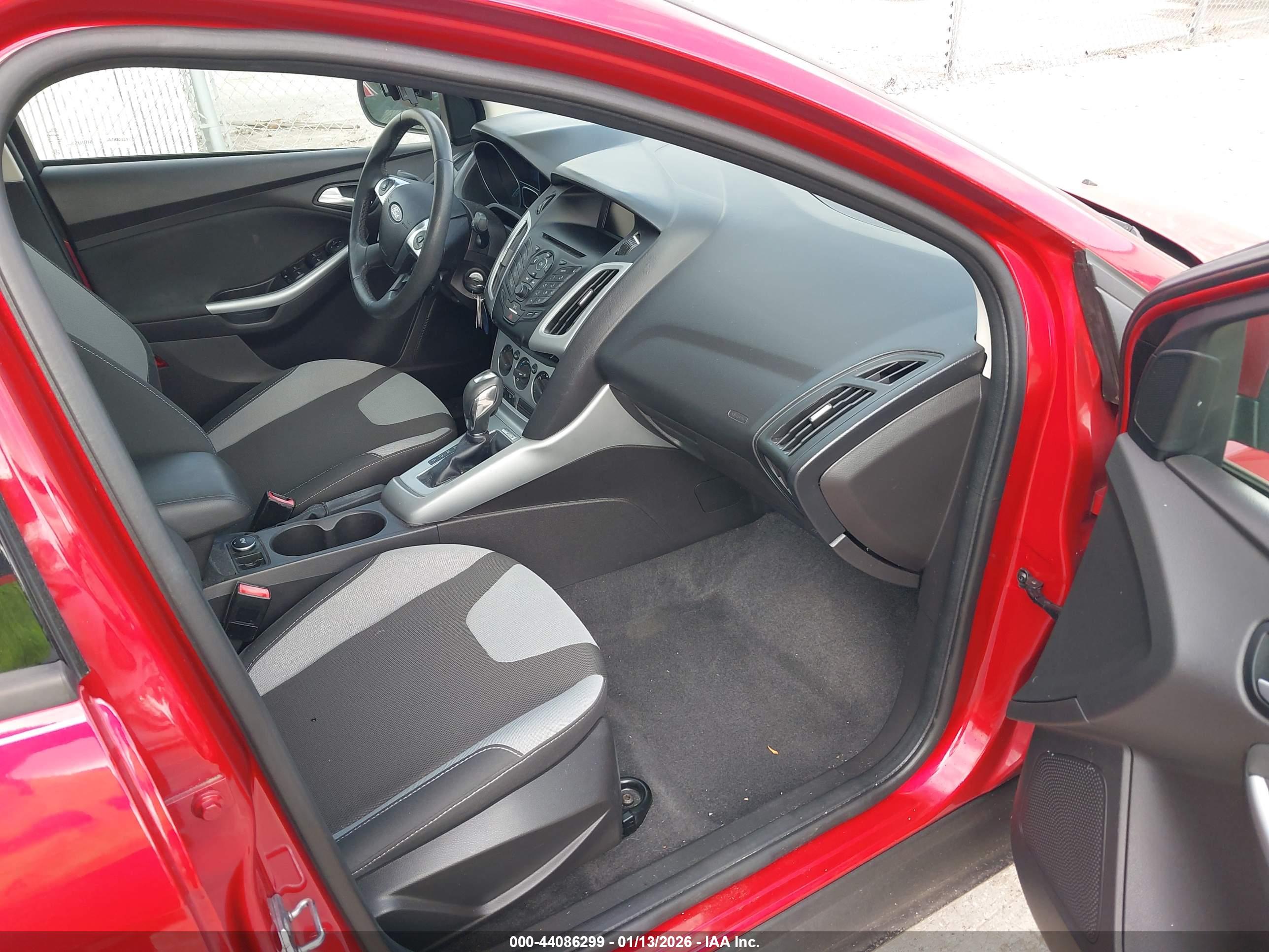 FORD FOCUS image 5