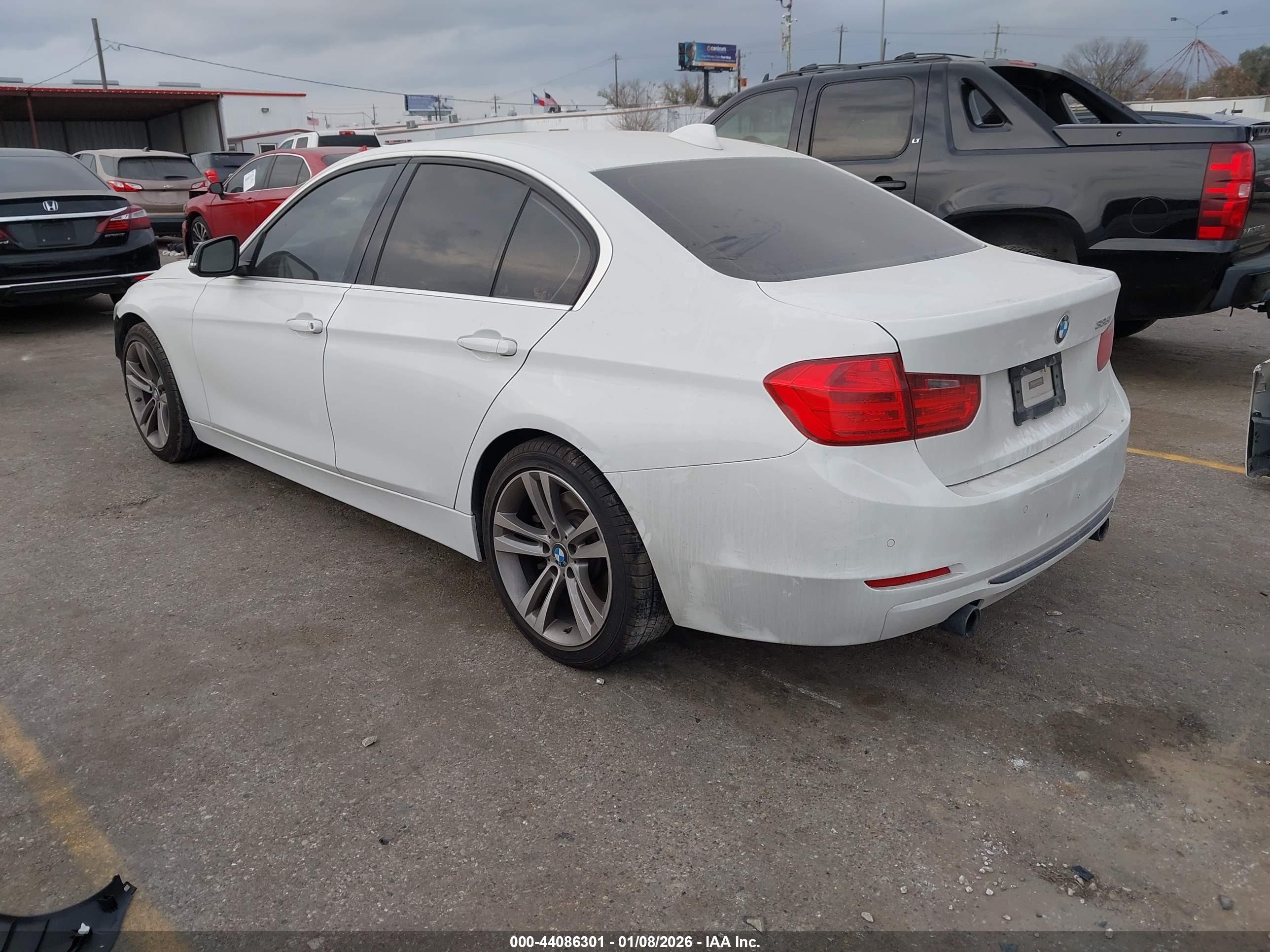 BMW 335I image 3