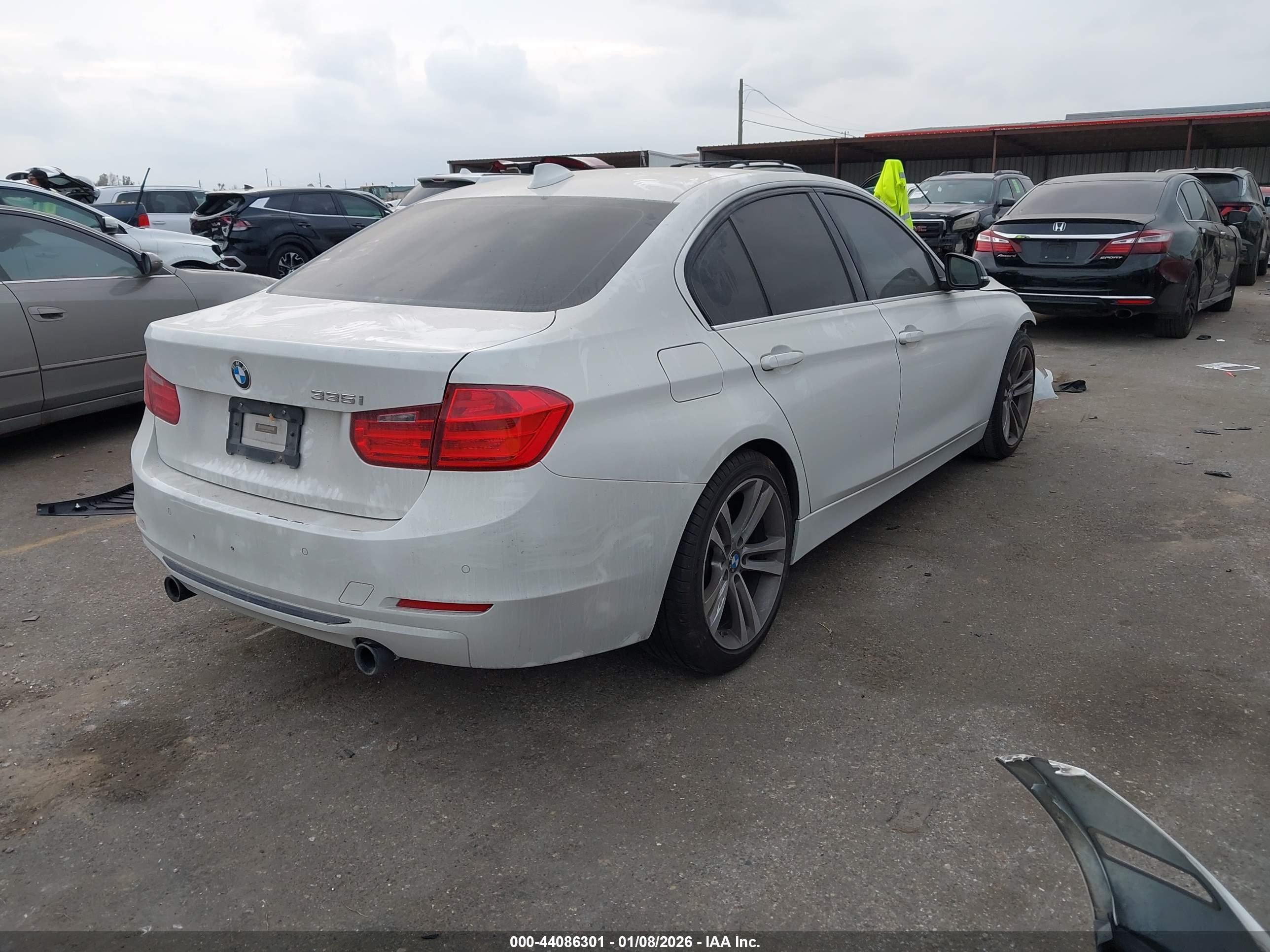 BMW 335I image 4