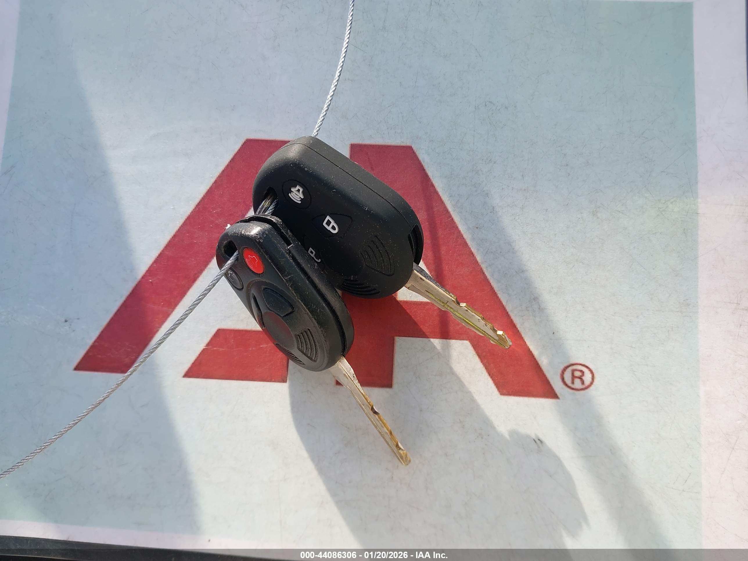 FORD FUSION image 11