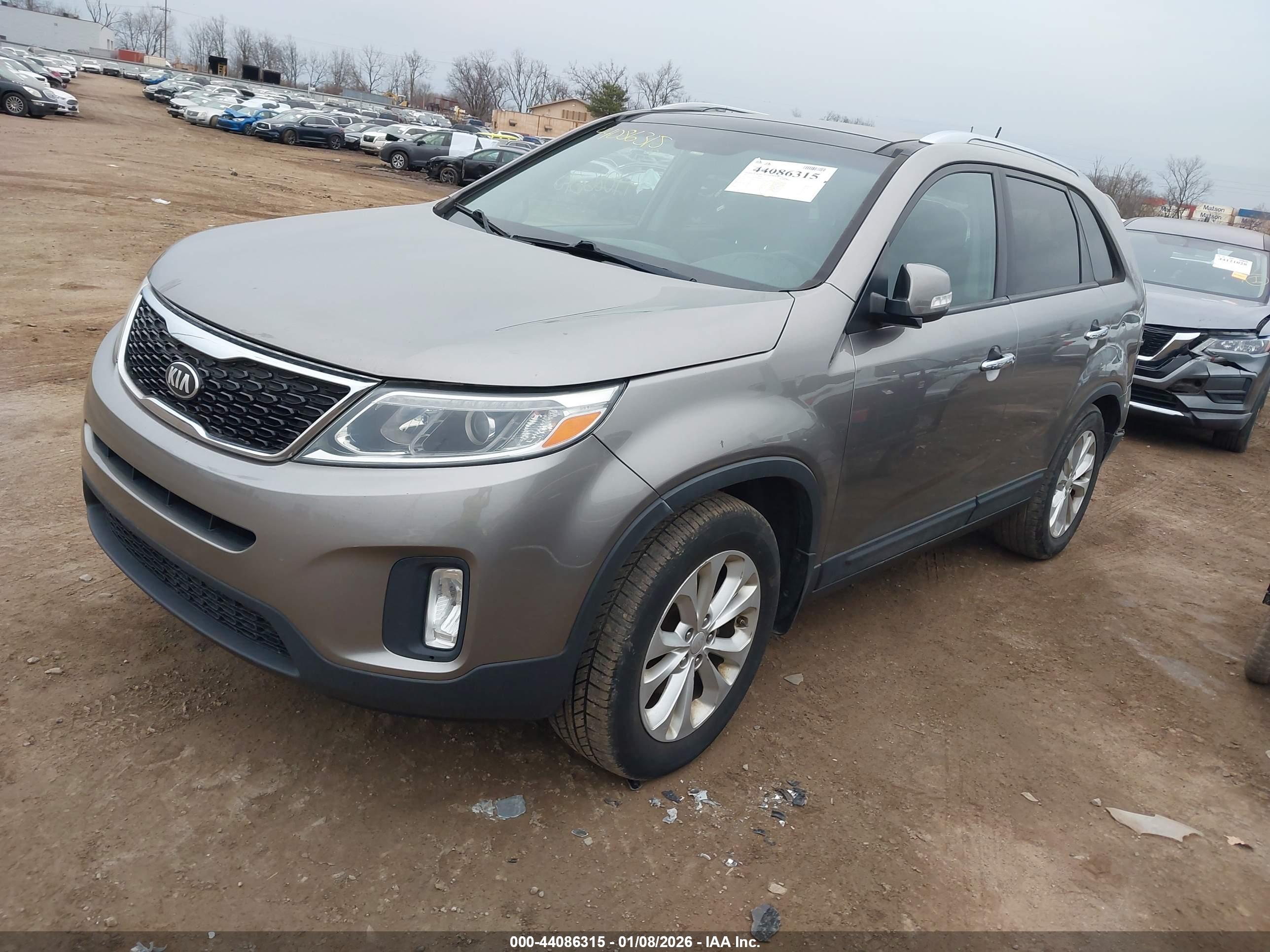 KIA SORENTO image 2