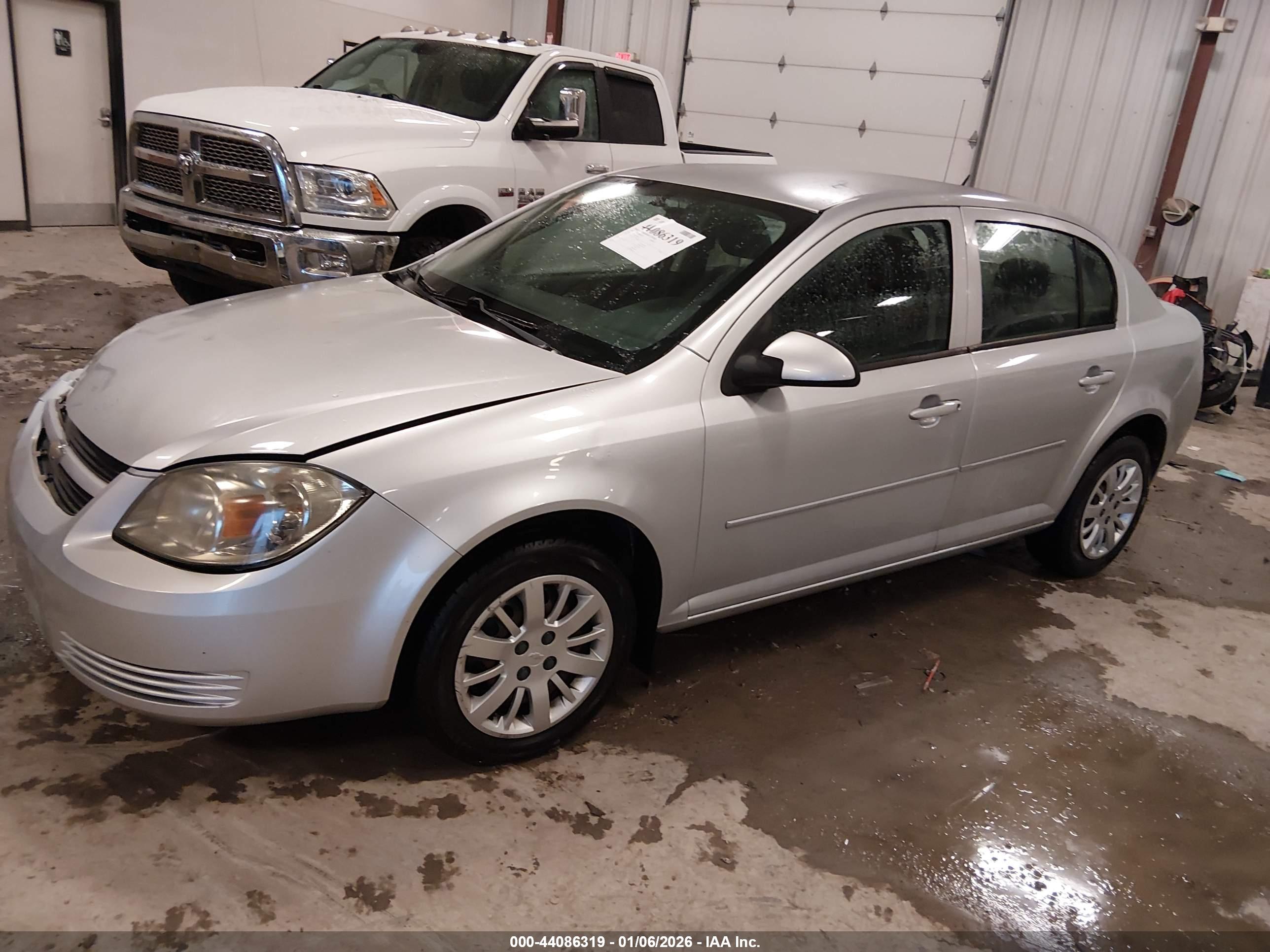 CHEVROLET COBALT image 2