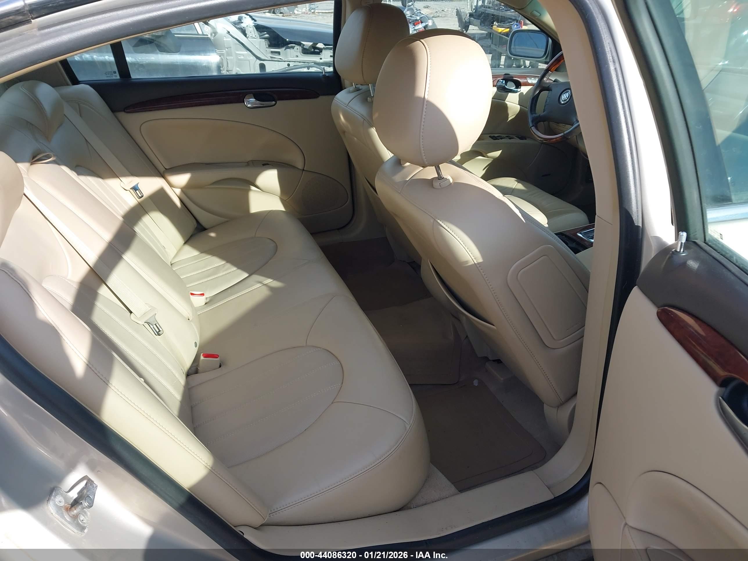 BUICK LUCERNE image 8