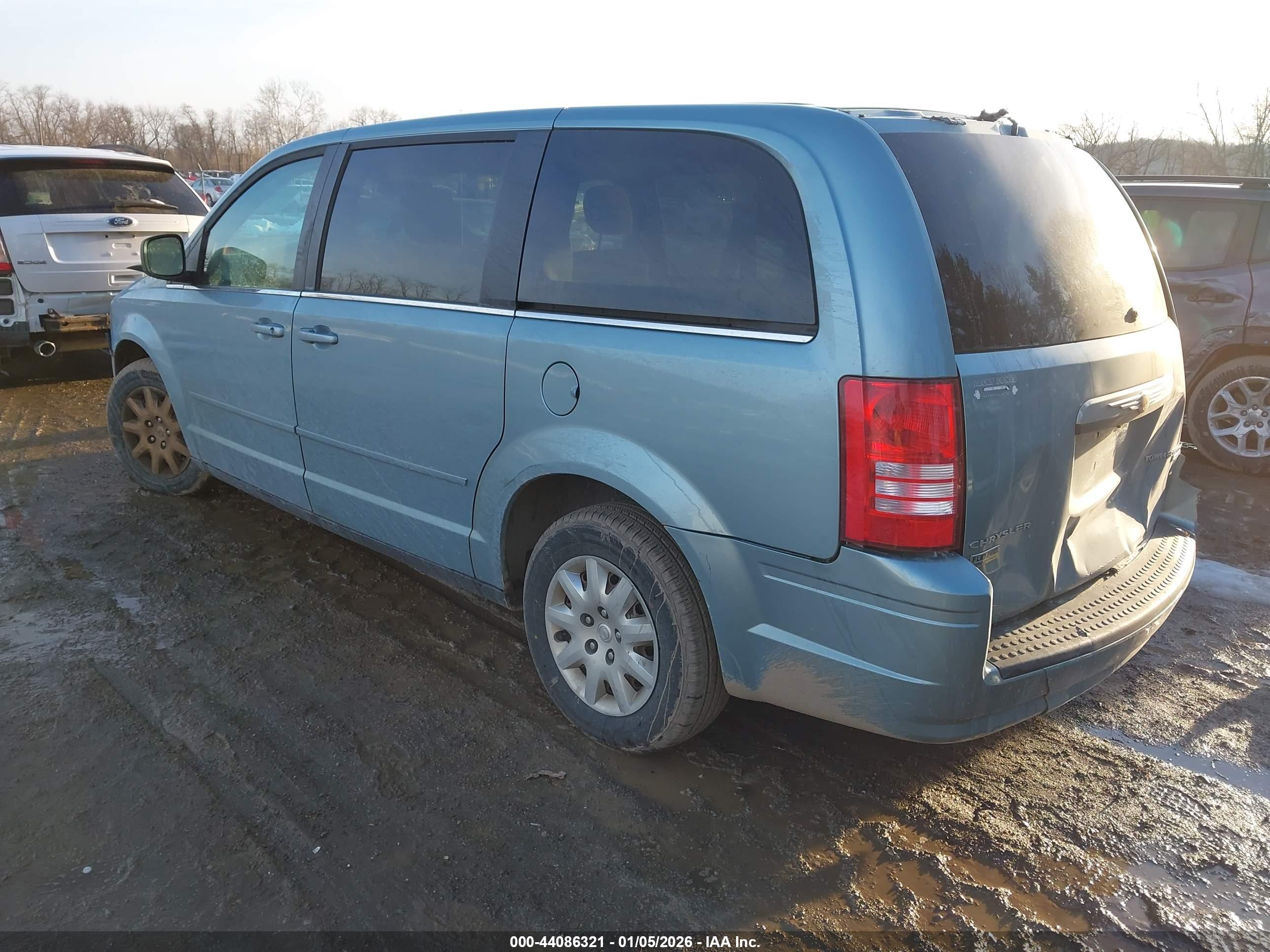 CHRYSLER TOWN image 3