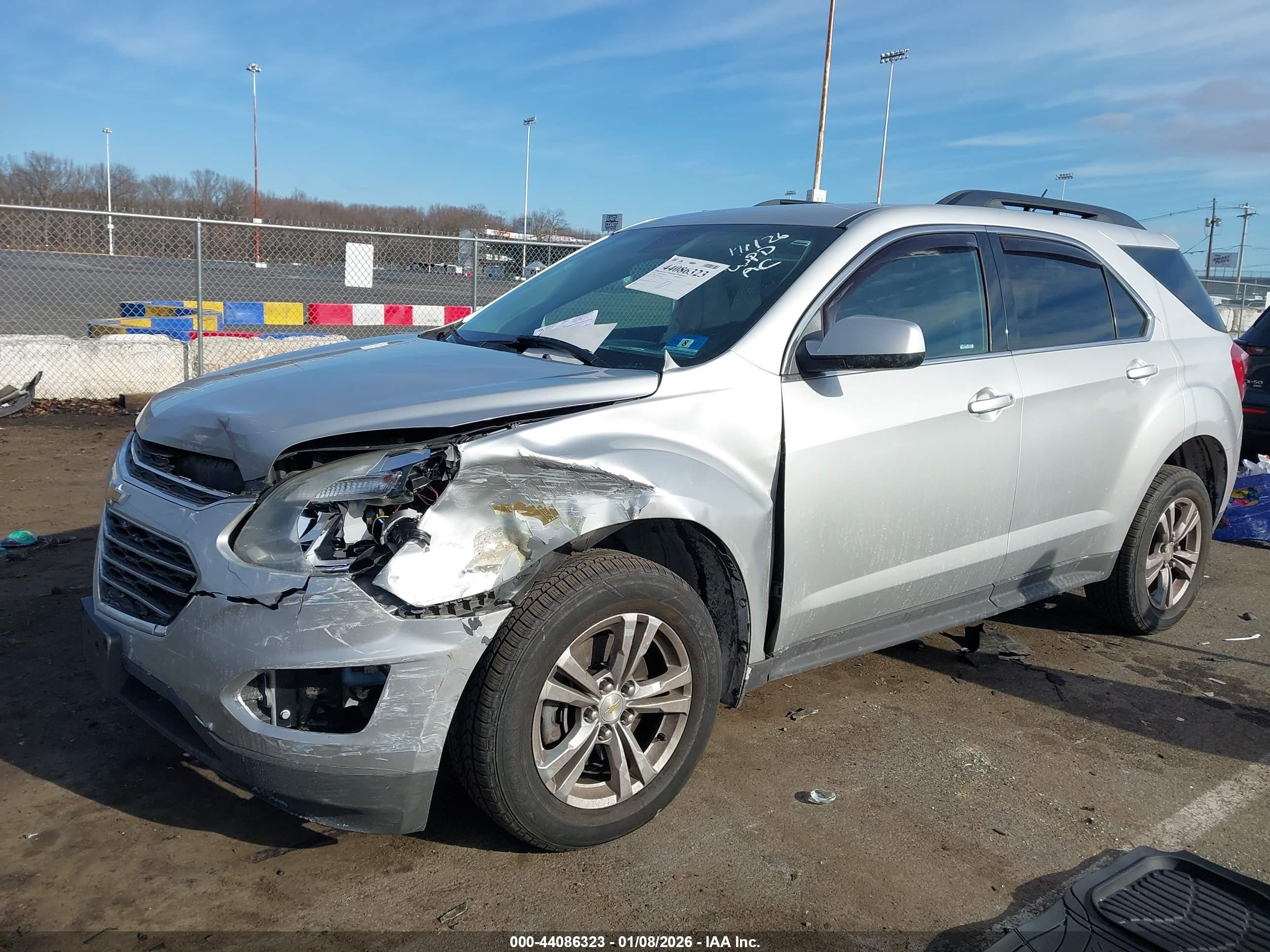 CHEVROLET EQUINOX image 2