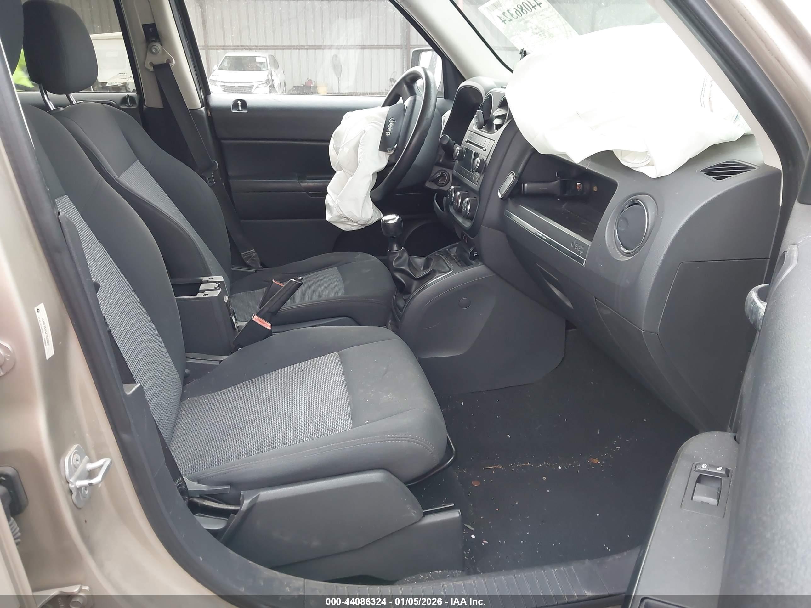 JEEP PATRIOT image 5