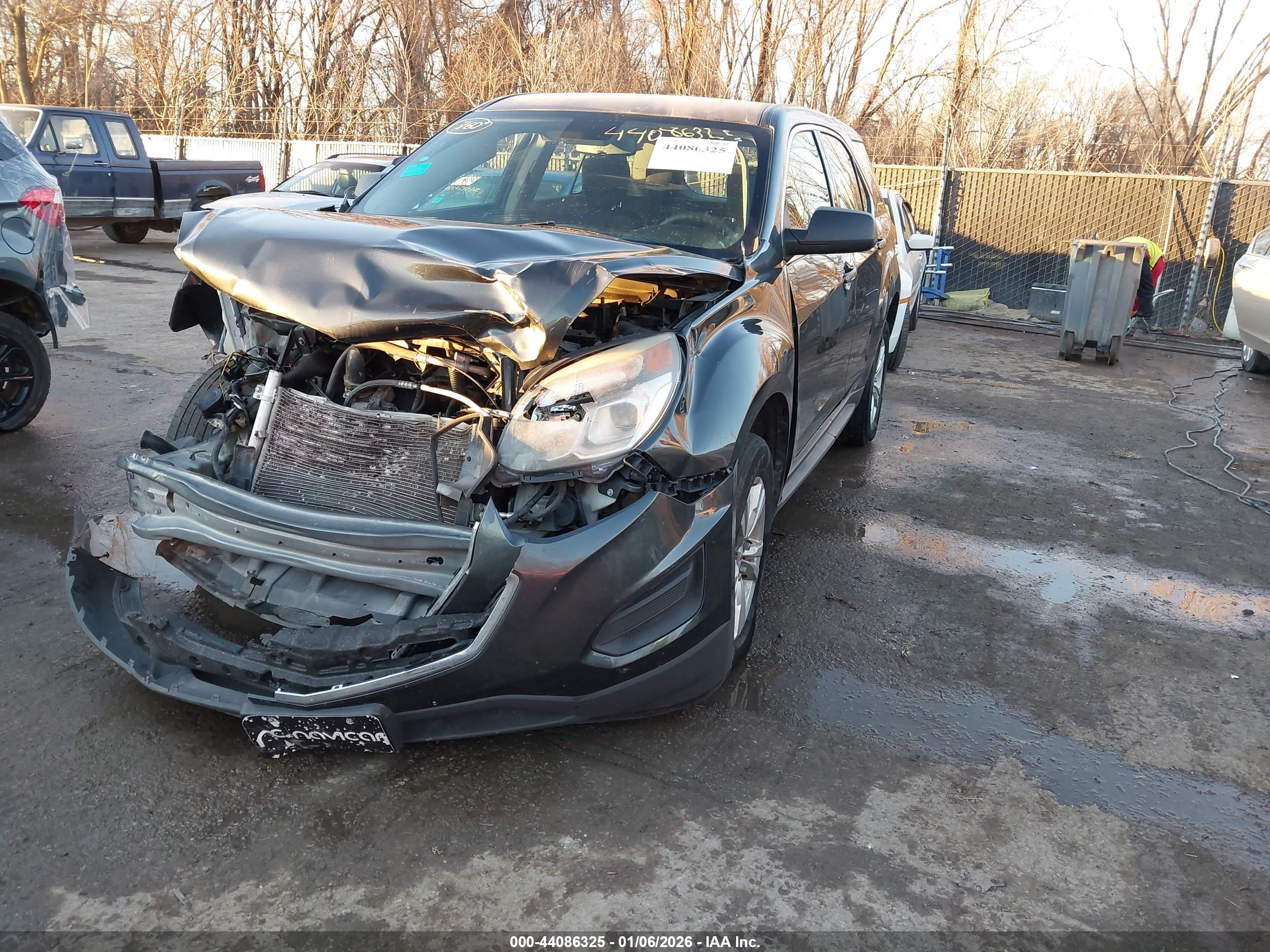 CHEVROLET EQUINOX image 2